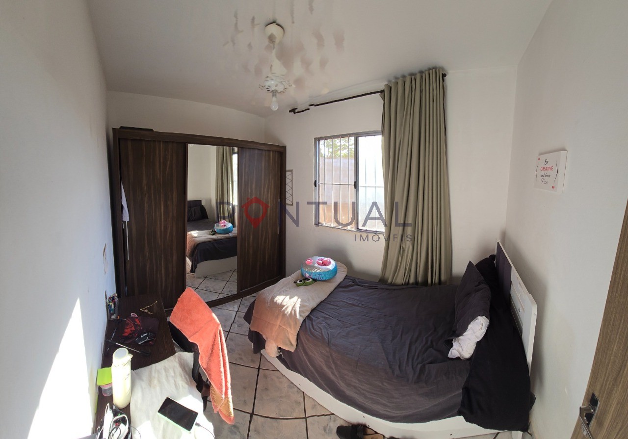 Maravilhosa casa à venda: 3 quartos, 1 suíte, sala ampla, 2 