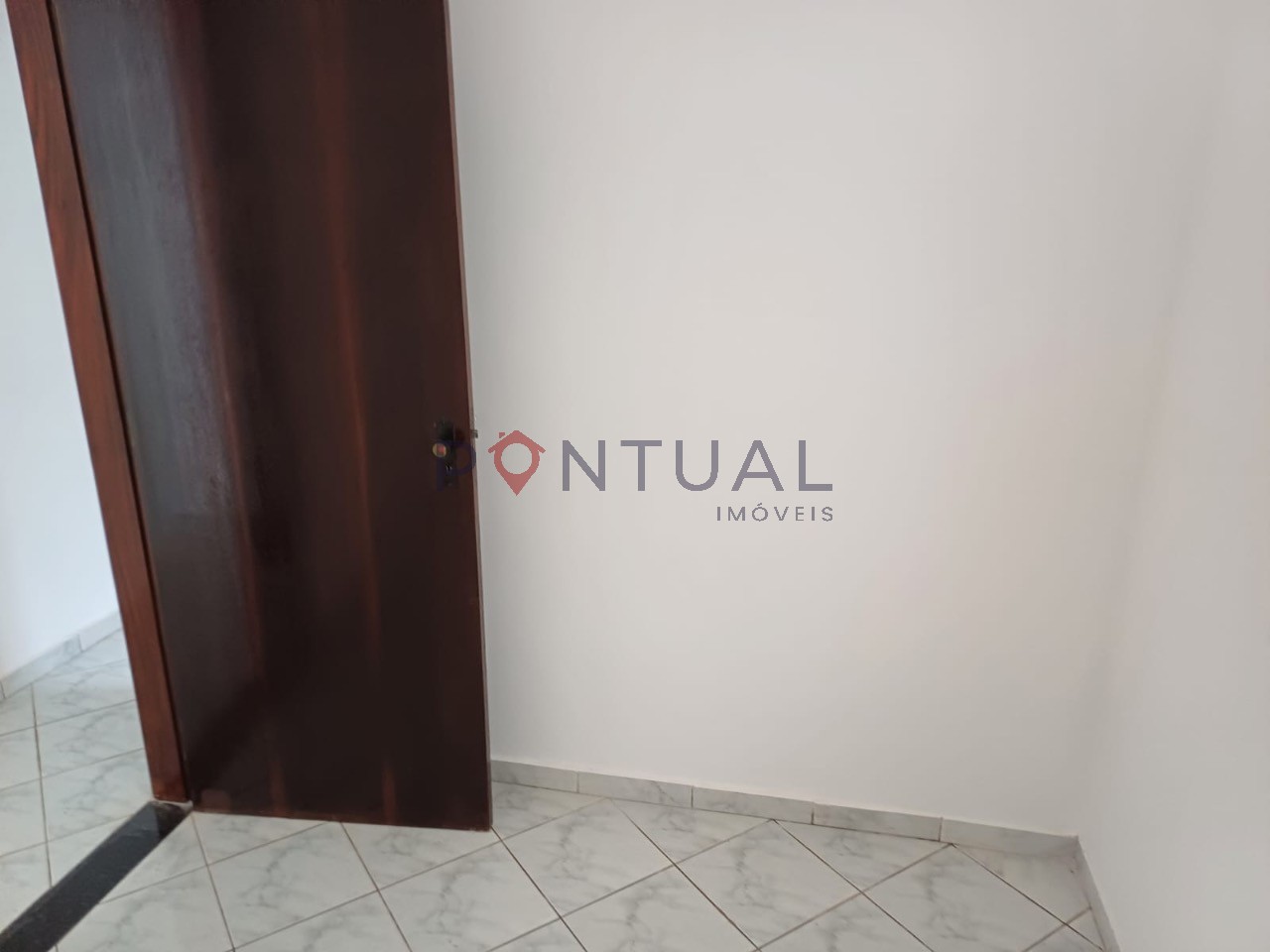 Casa à Venda - Santa Antonieta: 2 Quartos, 1 Suíte, Sala, 2 Banheiros, Garagem e Churrasqueira!