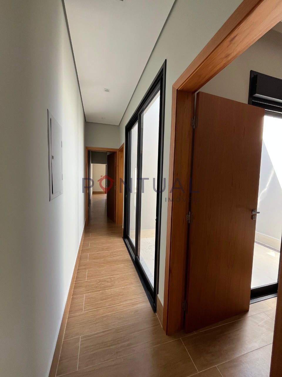 Casa em condomínio de luxo com 3 suítes no jardim tropical, 