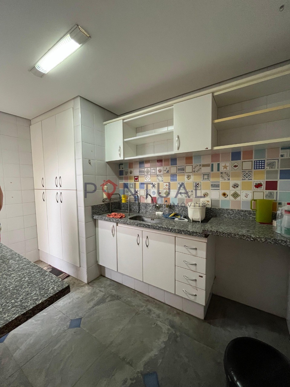 Salão Comercial de para alugar no Centro de Marília-SP. Venha conhecer!