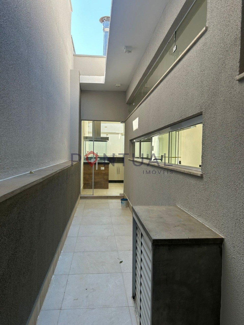 Condomínio de luxo: Casa de 3 quartos e 3 suítes no Jardim Colibri, Marília-SP com 2 vagas de garagem!