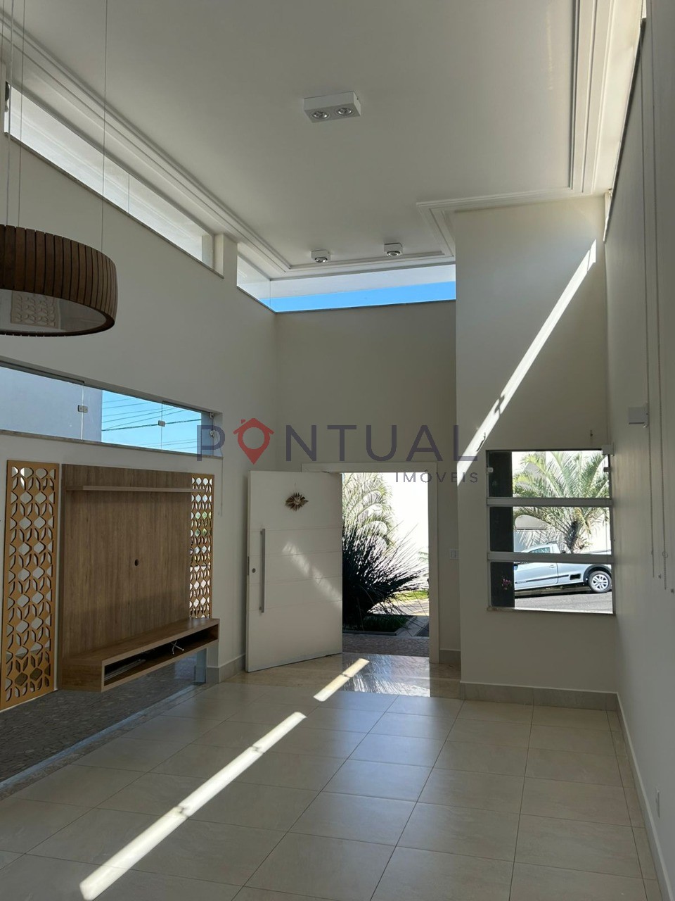 Condomínio de luxo: casa de 3 quartos e 3 suítes no jardim c