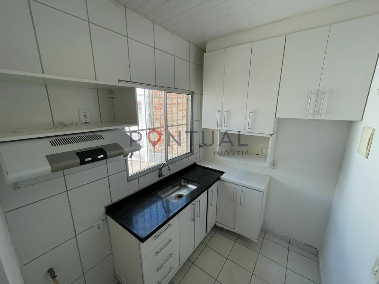 Casa para locação em marília-sp: 2 quartos, 1 sala, 1 banhei