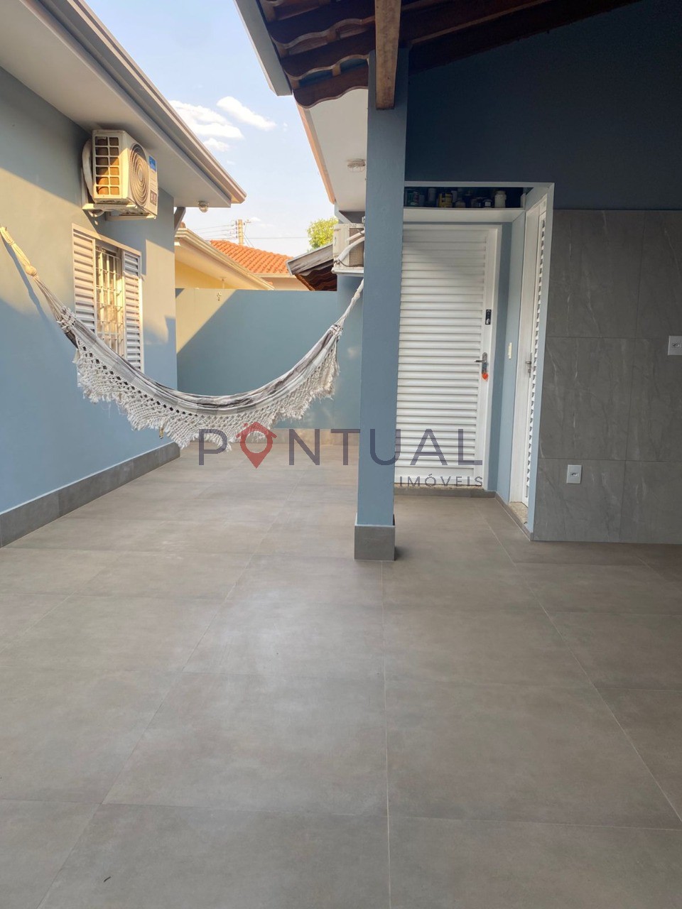 Imperdível residência à venda em Marília-SP, Jardim Altos da Cidade: 3 quartos, 3 suítes, 1 sala, 5 banheiros, 3 vagas, 134m²!