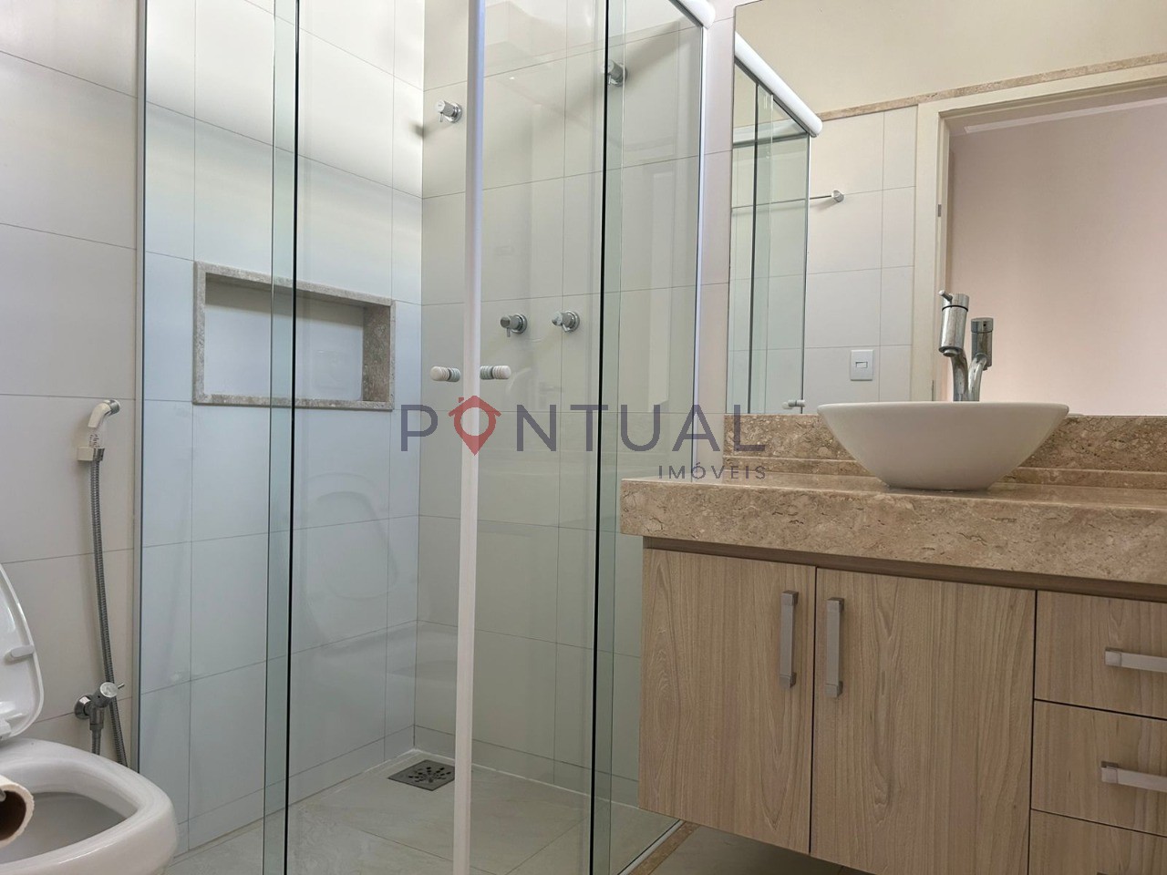 Condomínio de luxo: Casa de 3 quartos e 3 suítes no Jardim Colibri, Marília-SP com 2 vagas de garagem!