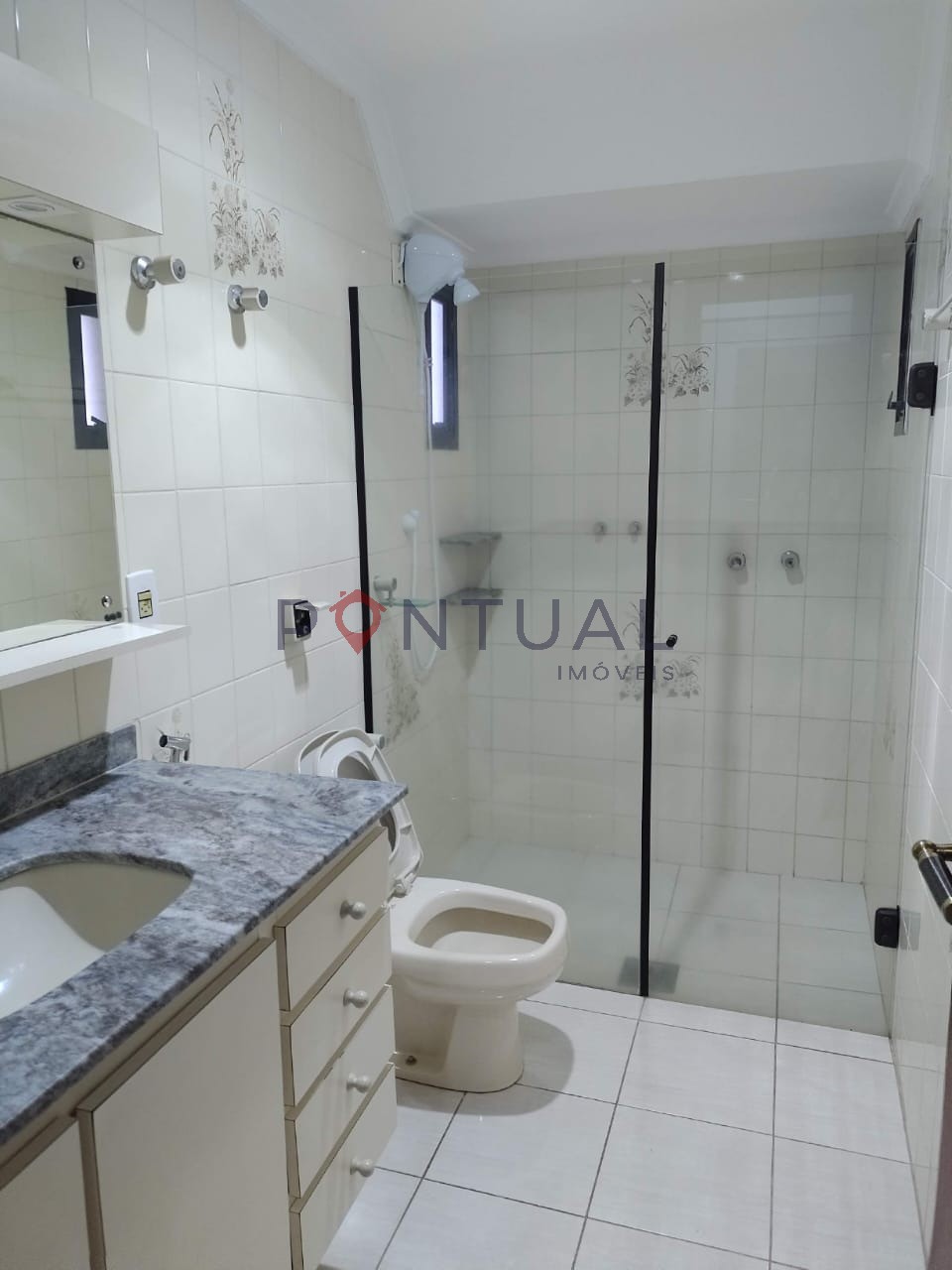 Apartamento de 3 quartos no Alto Cafezal: 1 suíte, 1 sala, 2 banheiros, 4 vagas na cidade de Marília-SP - 130m²