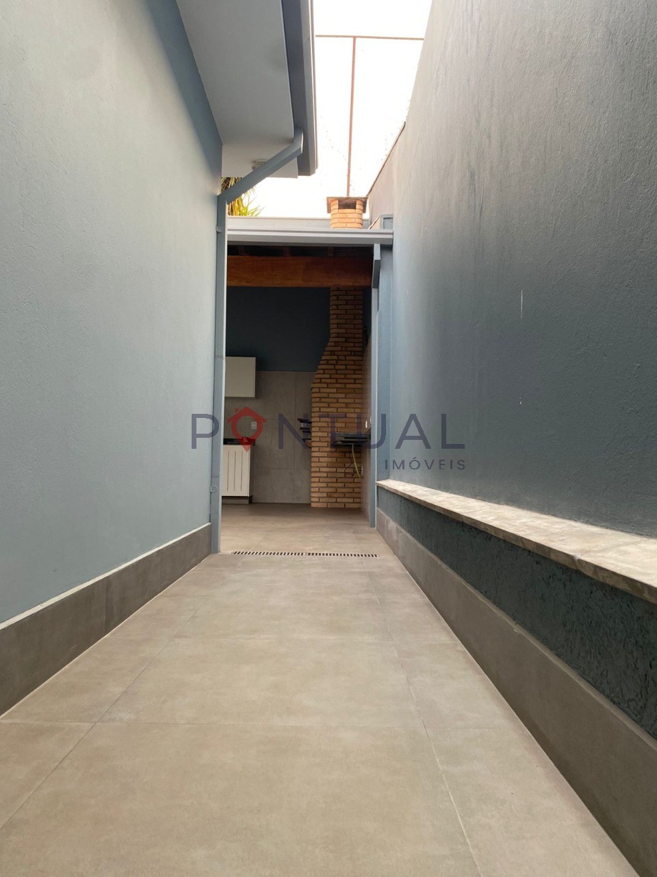 Imperdível residência à venda em Marília-SP, Jardim Altos da Cidade: 3 quartos, 3 suítes, 1 sala, 5 banheiros, 3 vagas, 134m²!