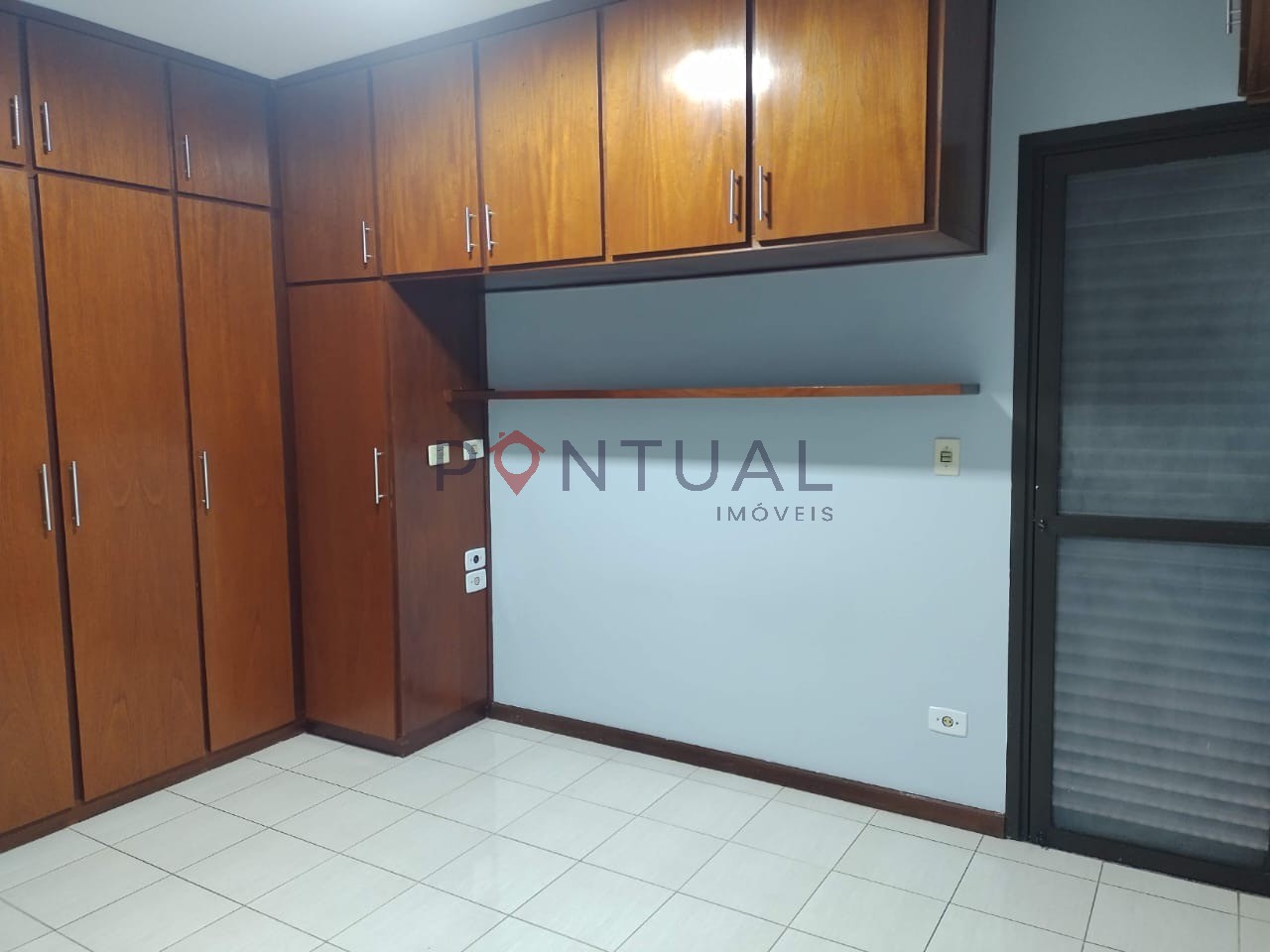 Apartamento de 3 quartos no Alto Cafezal: 1 suíte, 1 sala, 2 banheiros, 4 vagas na cidade de Marília-SP - 130m²