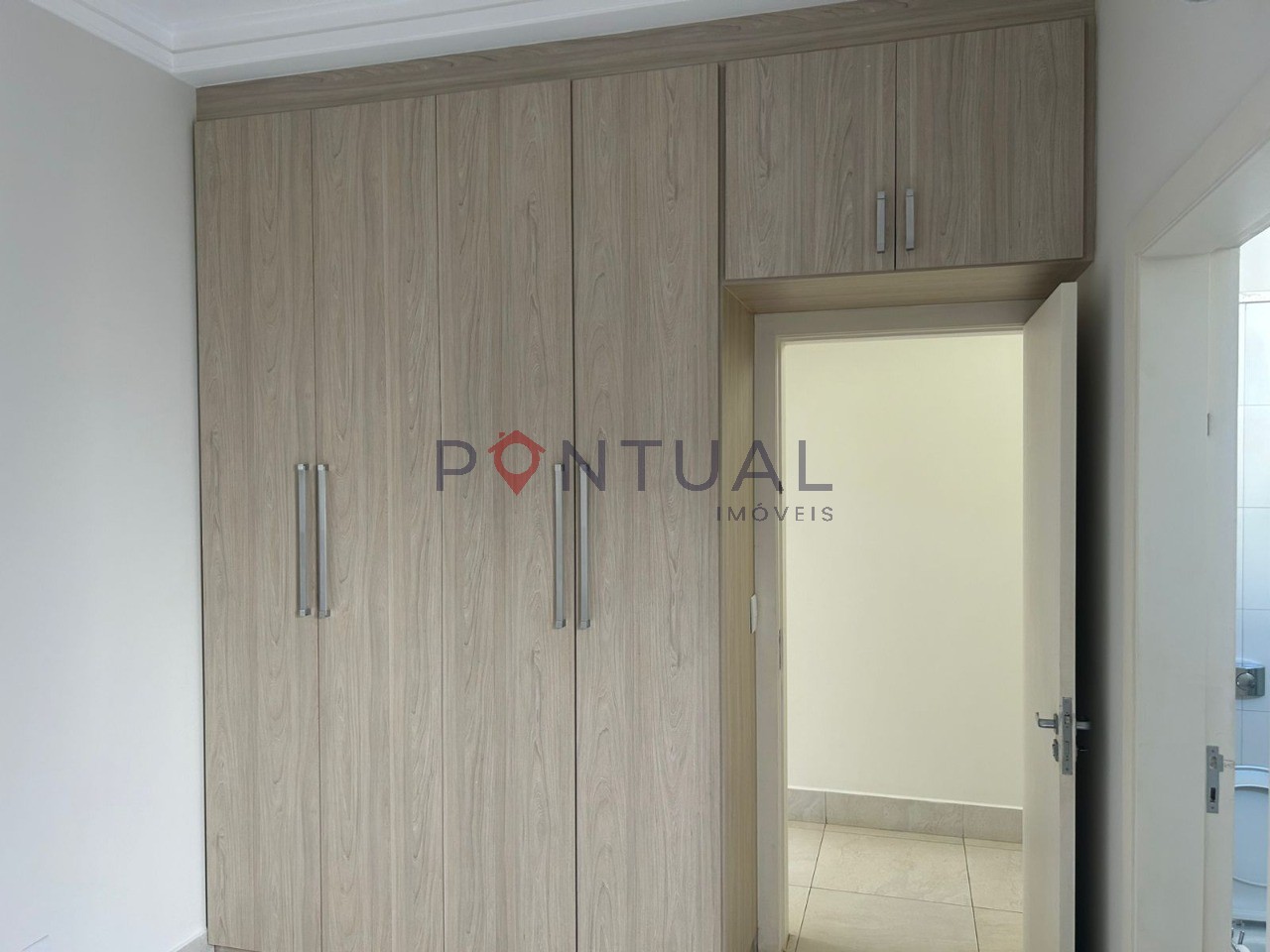 Condomínio de luxo: Casa de 3 quartos e 3 suítes no Jardim Colibri, Marília-SP com 2 vagas de garagem!
