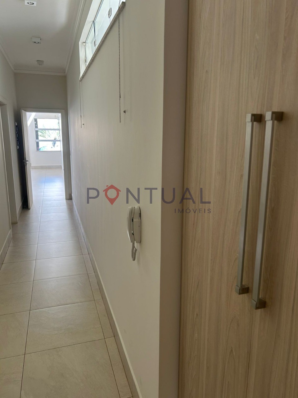 Condomínio de luxo: Casa de 3 quartos e 3 suítes no Jardim Colibri, Marília-SP com 2 vagas de garagem!