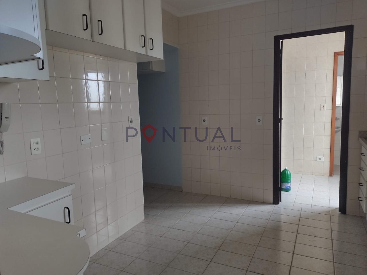 Apartamento de 3 quartos no Alto Cafezal: 1 suíte, 1 sala, 2 banheiros, 4 vagas na cidade de Marília-SP - 130m²