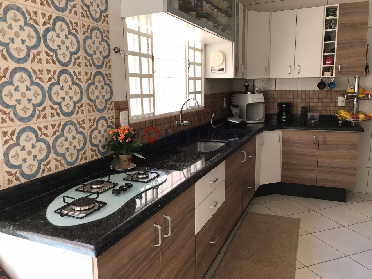 Imperdível residência à venda em Marília-SP, Jardim Altos da Cidade: 3 quartos, 3 suítes, 1 sala, 5 banheiros, 3 vagas, 134m²!