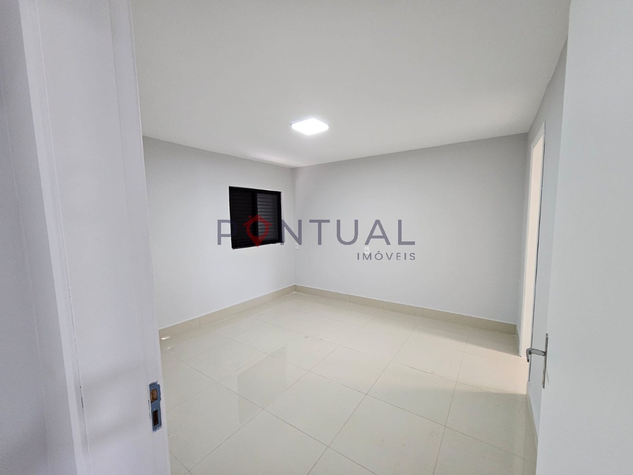 Casa à venda em Marília-SP no Bairro Nova Marília toda reformada. Venha visitar!