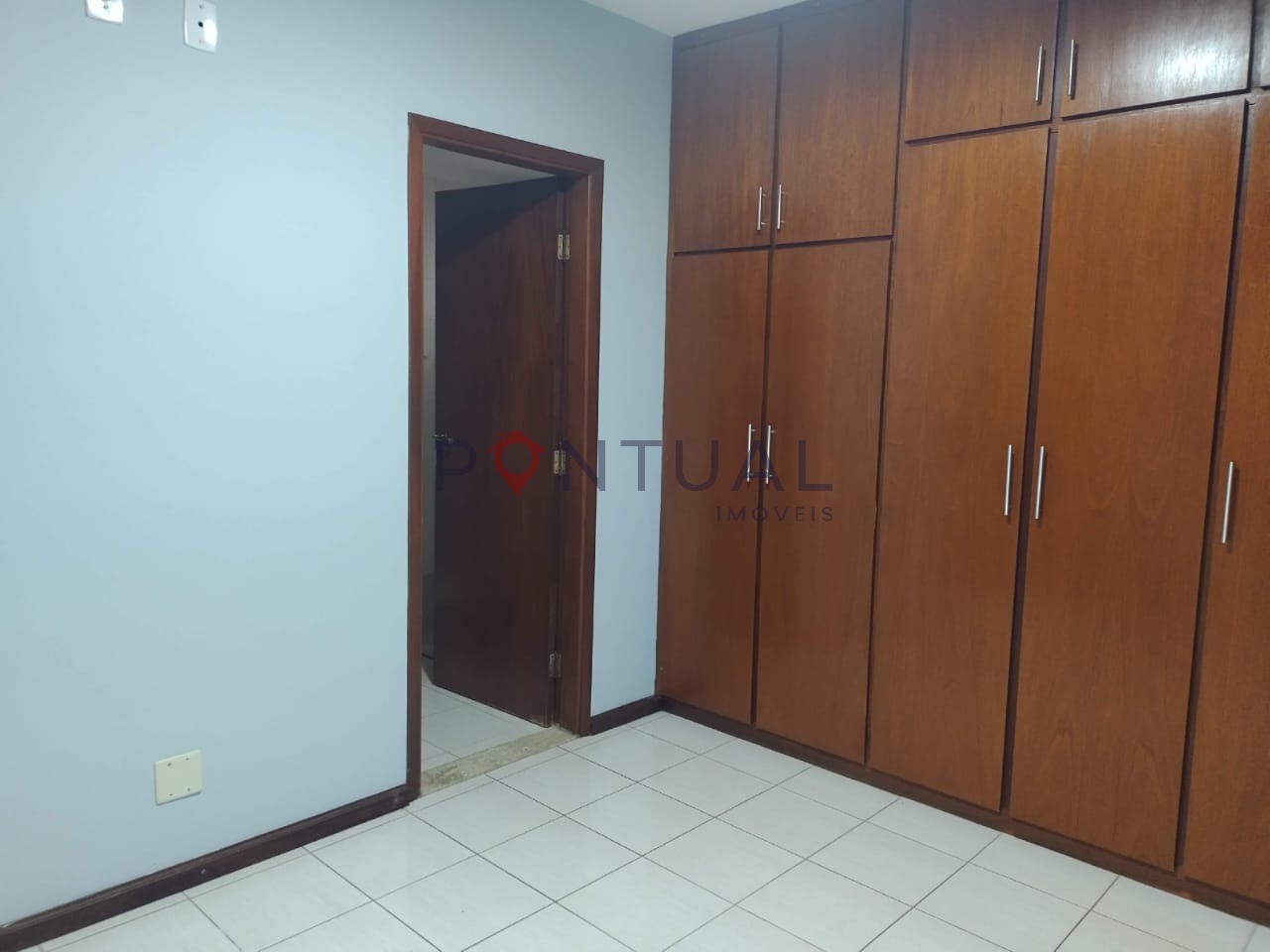Apartamento de 3 quartos no Alto Cafezal: 1 suíte, 1 sala, 2 banheiros, 4 vagas na cidade de Marília-SP - 130m²