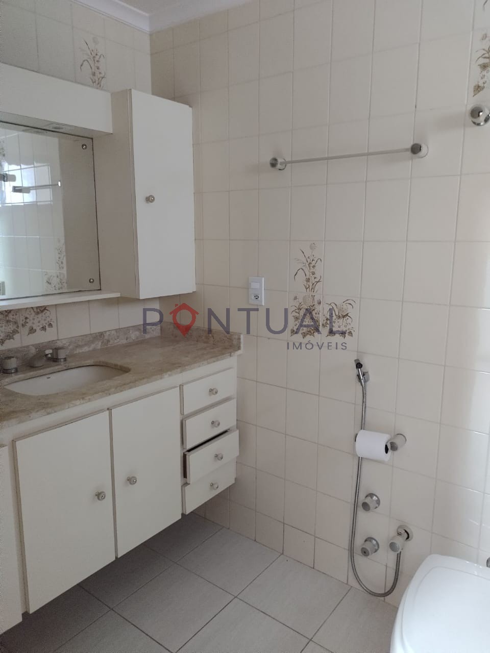 Apartamento de 3 quartos no Alto Cafezal: 1 suíte, 1 sala, 2 banheiros, 4 vagas na cidade de Marília-SP - 130m²