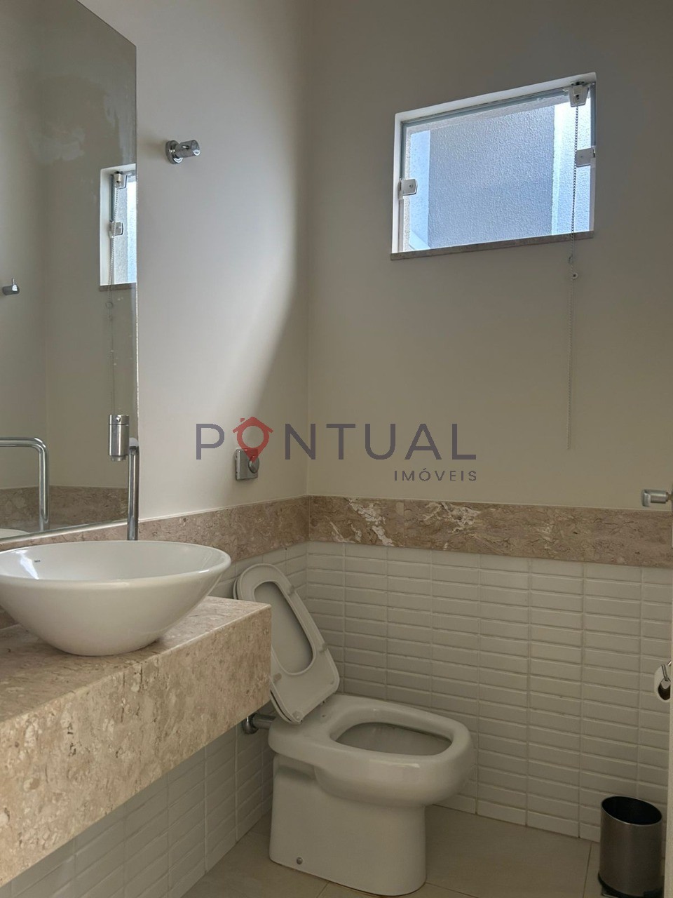 Condomínio de luxo: Casa de 3 quartos e 3 suítes no Jardim Colibri, Marília-SP com 2 vagas de garagem!