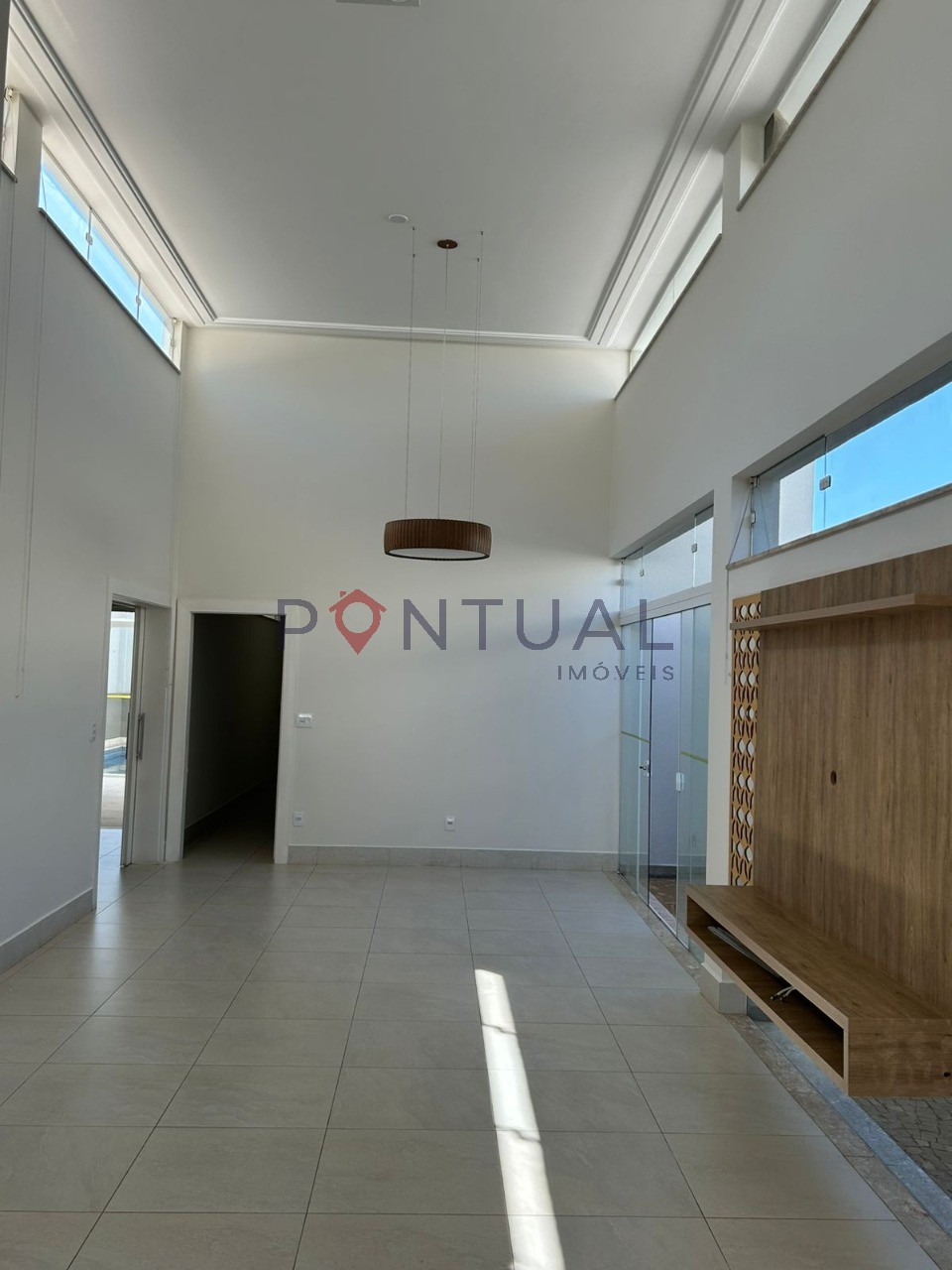 Condomínio de luxo: casa de 3 quartos e 3 suítes no jardim c