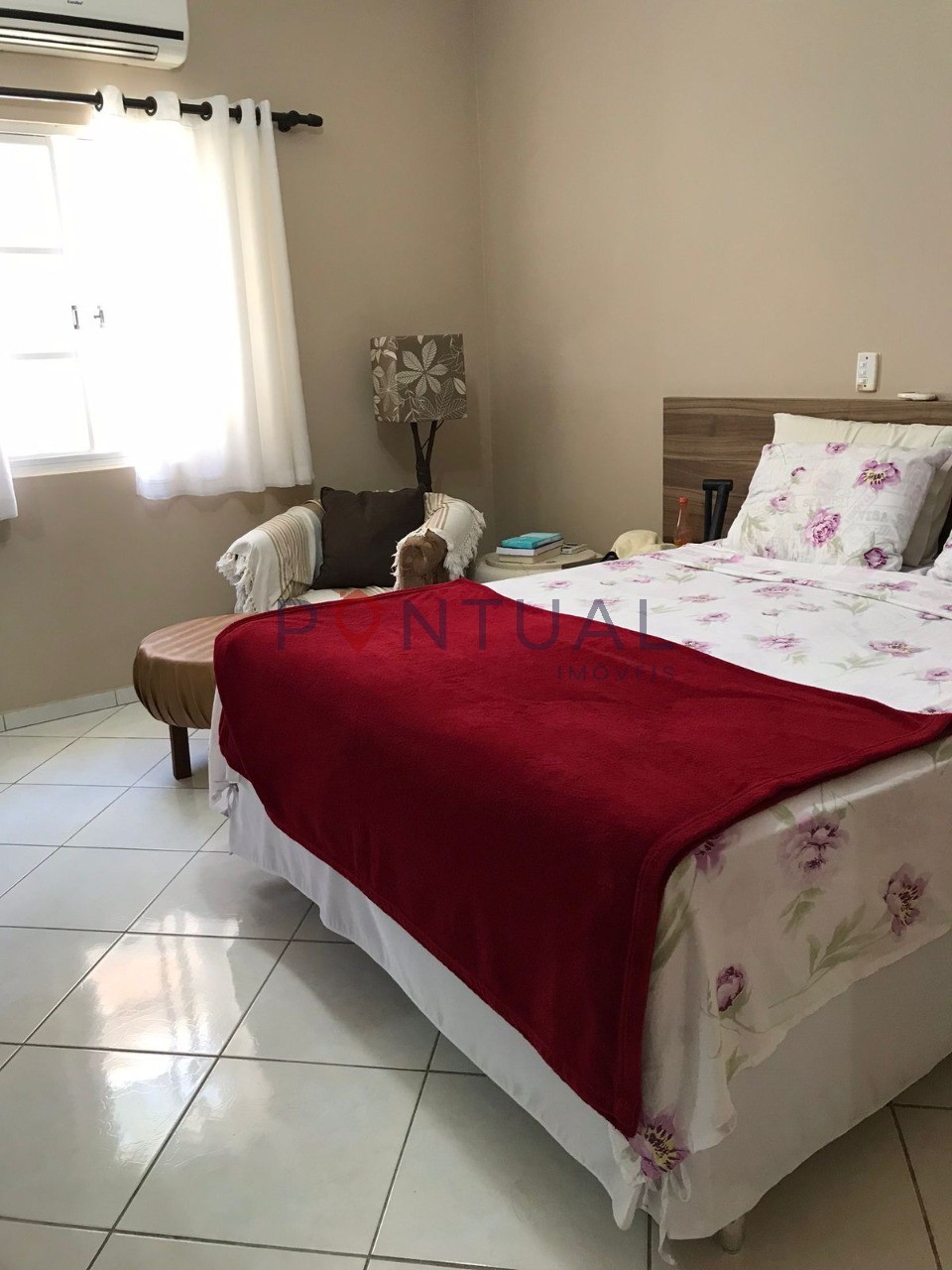 Imperdível residência à venda em Marília-SP, Jardim Altos da Cidade: 3 quartos, 3 suítes, 1 sala, 5 banheiros, 3 vagas, 134m²!