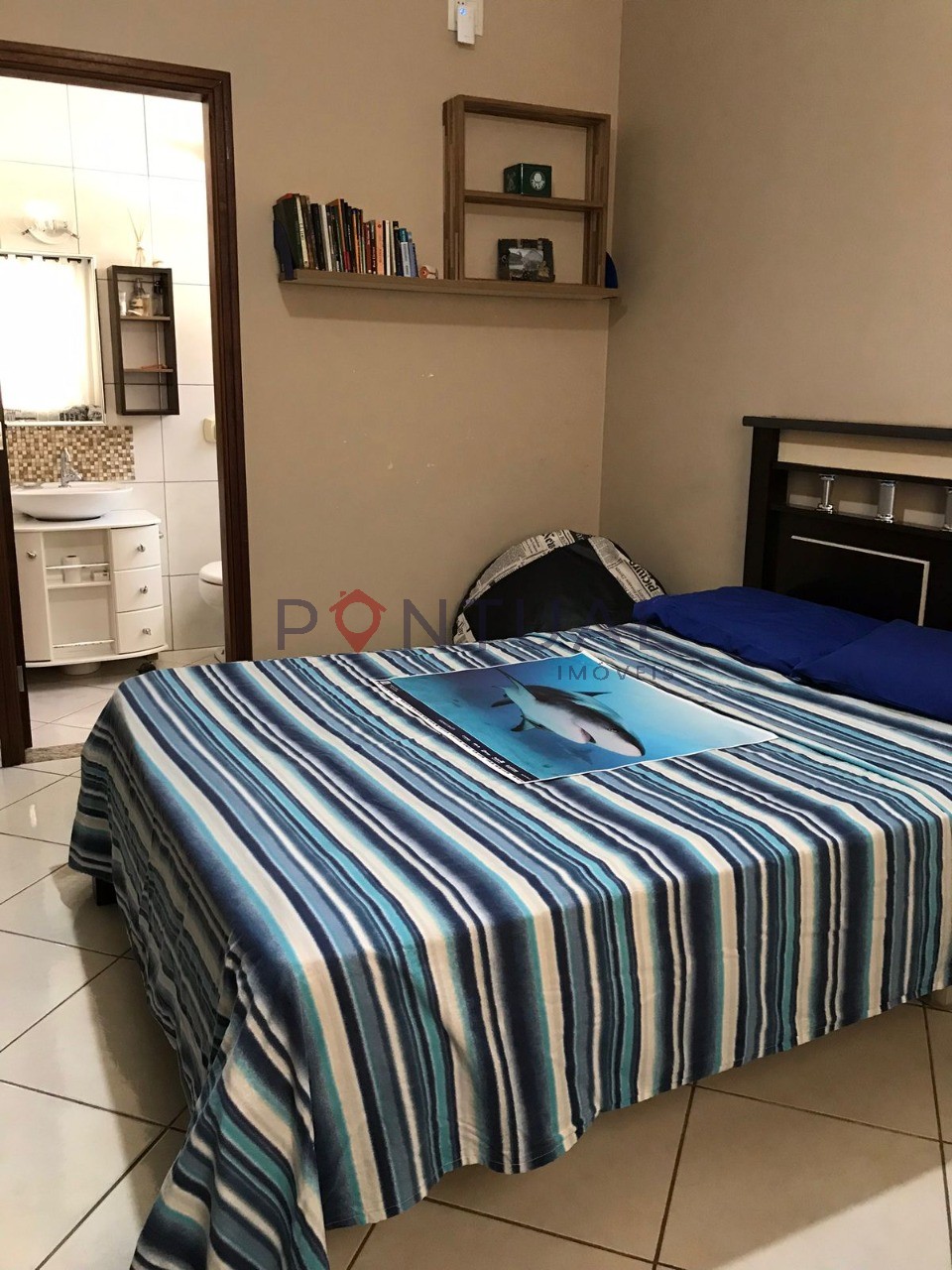 Imperdível residência à venda em Marília-SP, Jardim Altos da Cidade: 3 quartos, 3 suítes, 1 sala, 5 banheiros, 3 vagas, 134m²!
