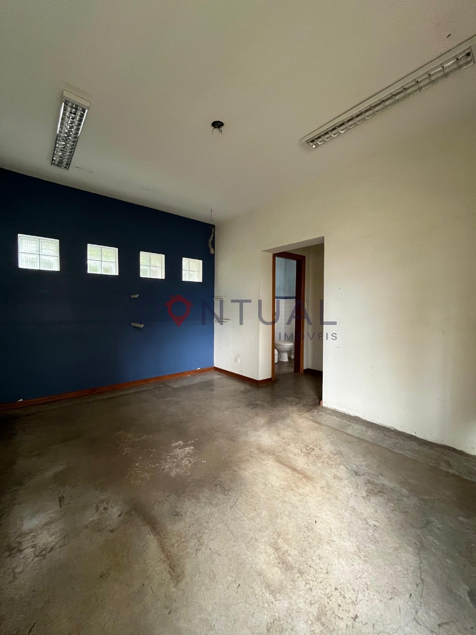 Salão Comercial de para alugar no Centro de Marília-SP. Venha conhecer!