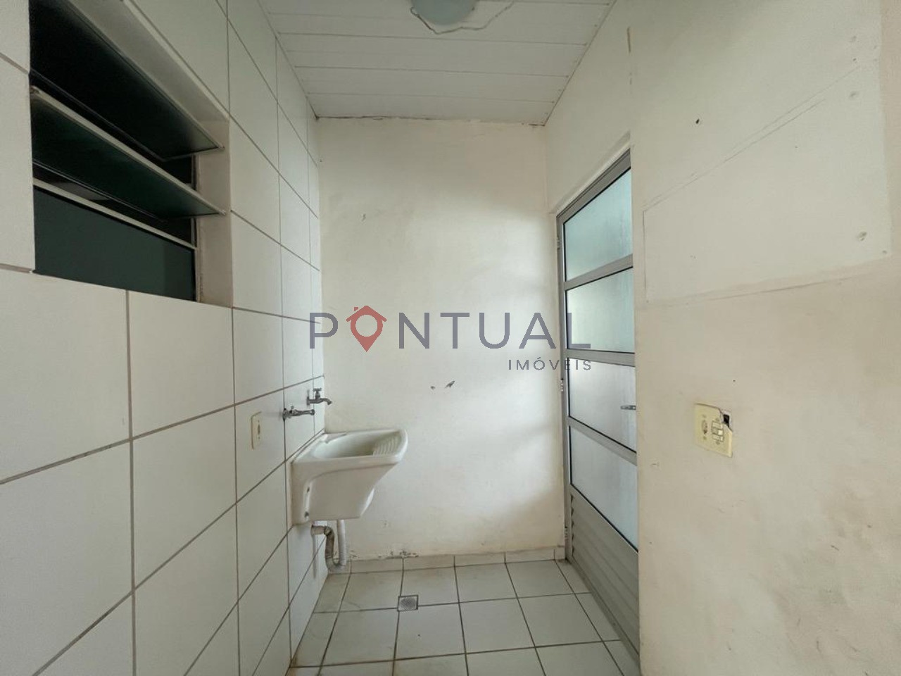 Casa para locação em marília-sp: 2 quartos, 1 sala, 1 banhei