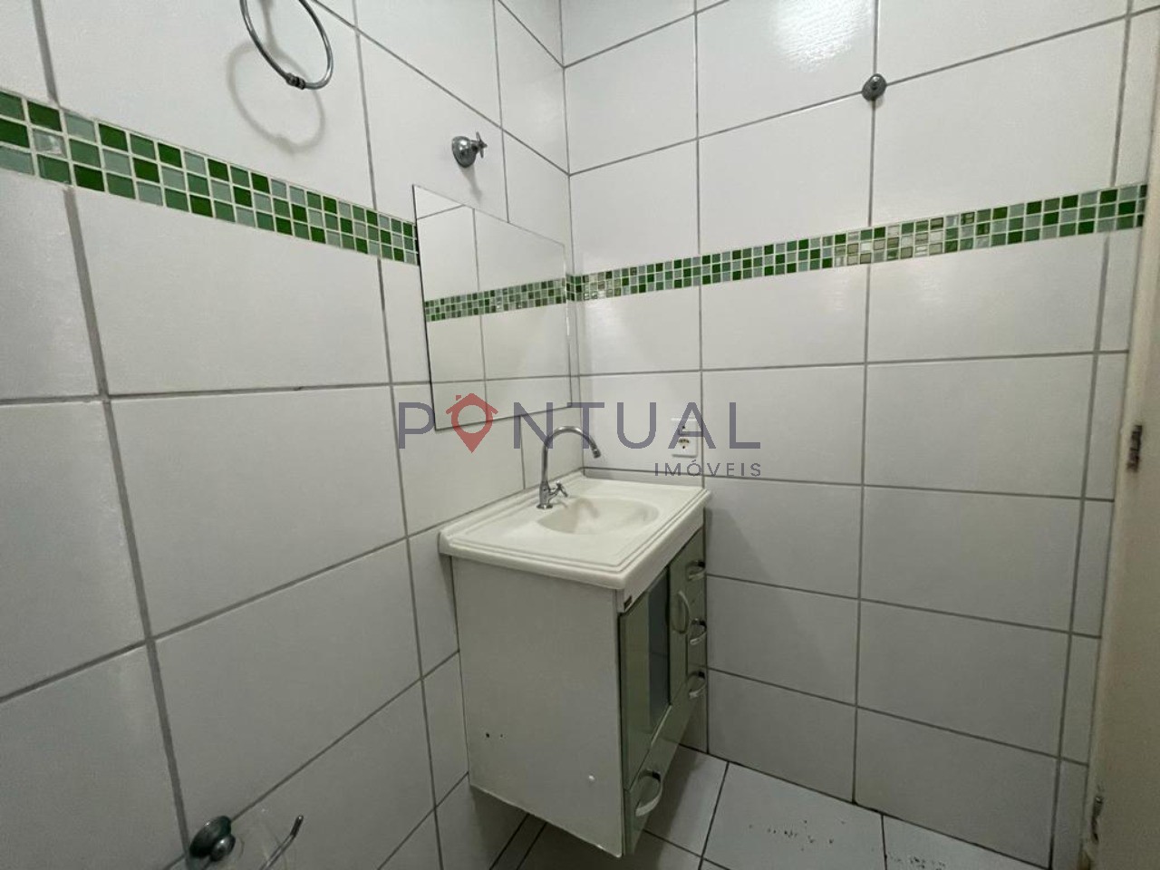 Casa para locação em marília-sp: 2 quartos, 1 sala, 1 banhei