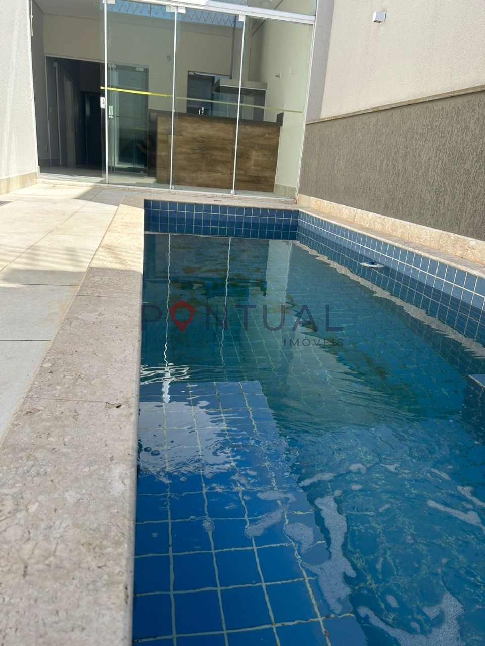 Condomínio de luxo: Casa de 3 quartos e 3 suítes no Jardim Colibri, Marília-SP com 2 vagas de garagem!