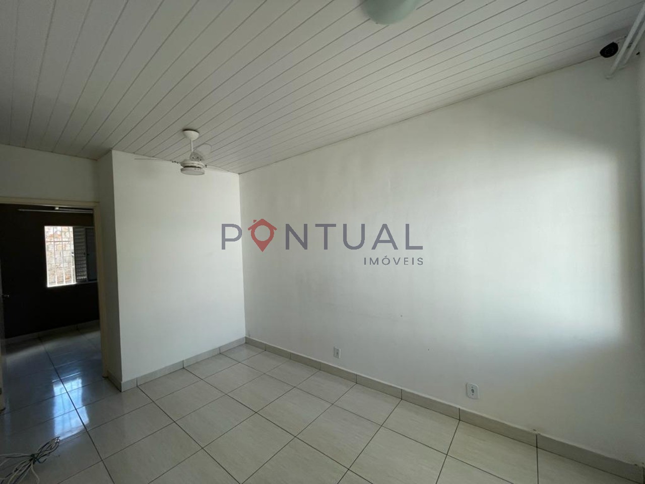 Casa para locação em marília-sp: 2 quartos, 1 sala, 1 banhei