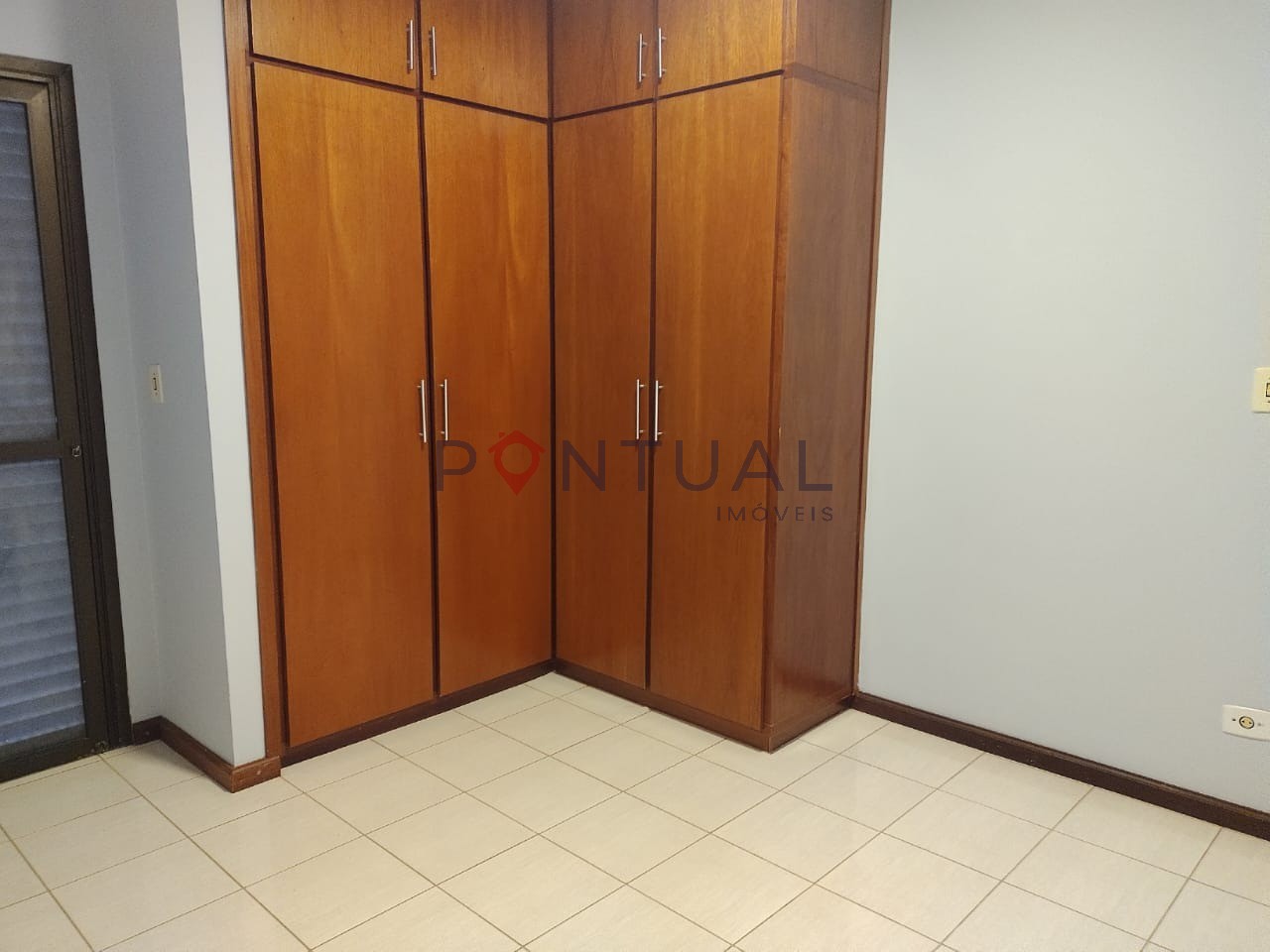 Apartamento de 3 quartos no Alto Cafezal: 1 suíte, 1 sala, 2 banheiros, 4 vagas na cidade de Marília-SP - 130m²