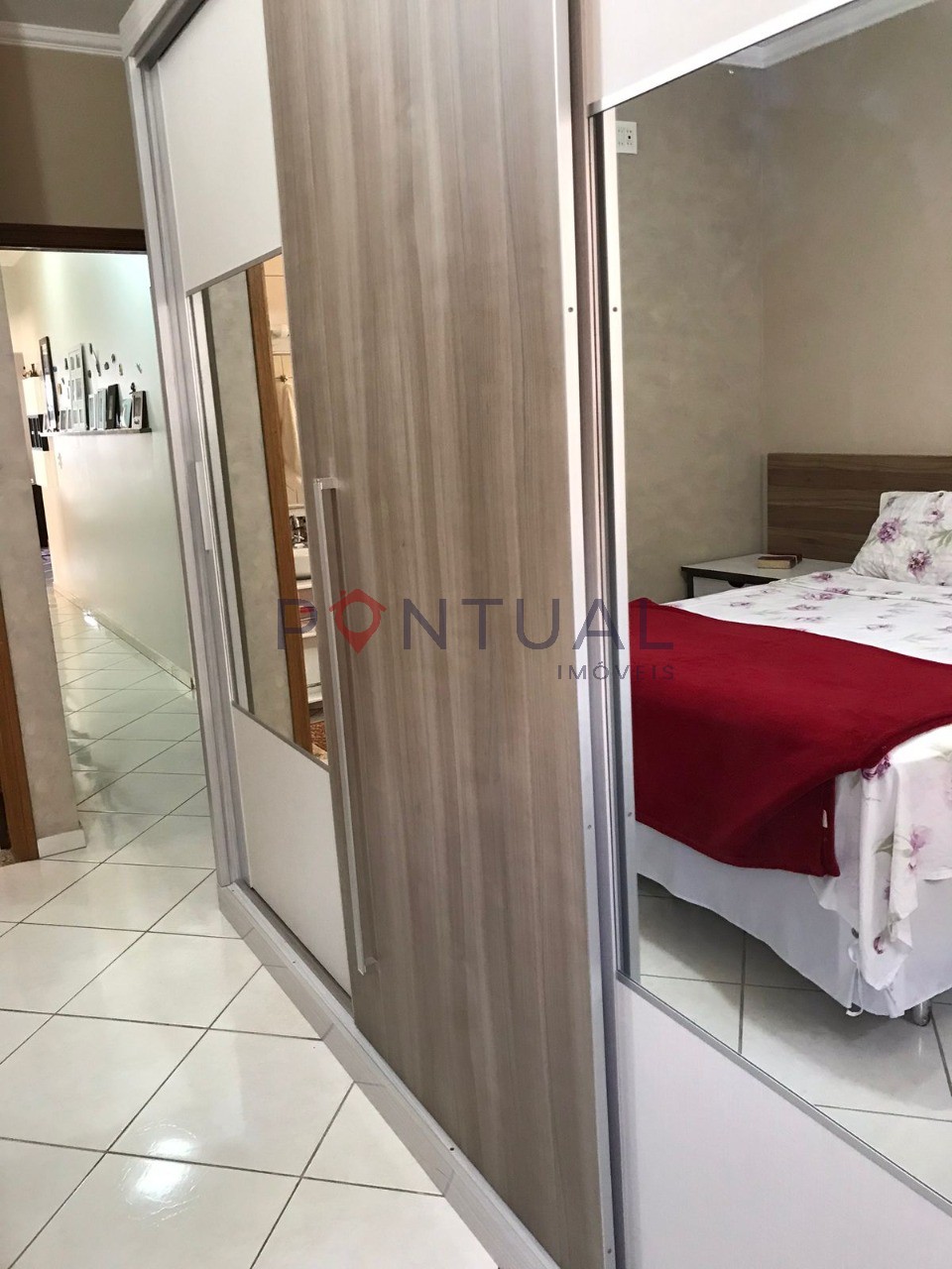 Imperdível residência à venda em Marília-SP, Jardim Altos da Cidade: 3 quartos, 3 suítes, 1 sala, 5 banheiros, 3 vagas, 134m²!