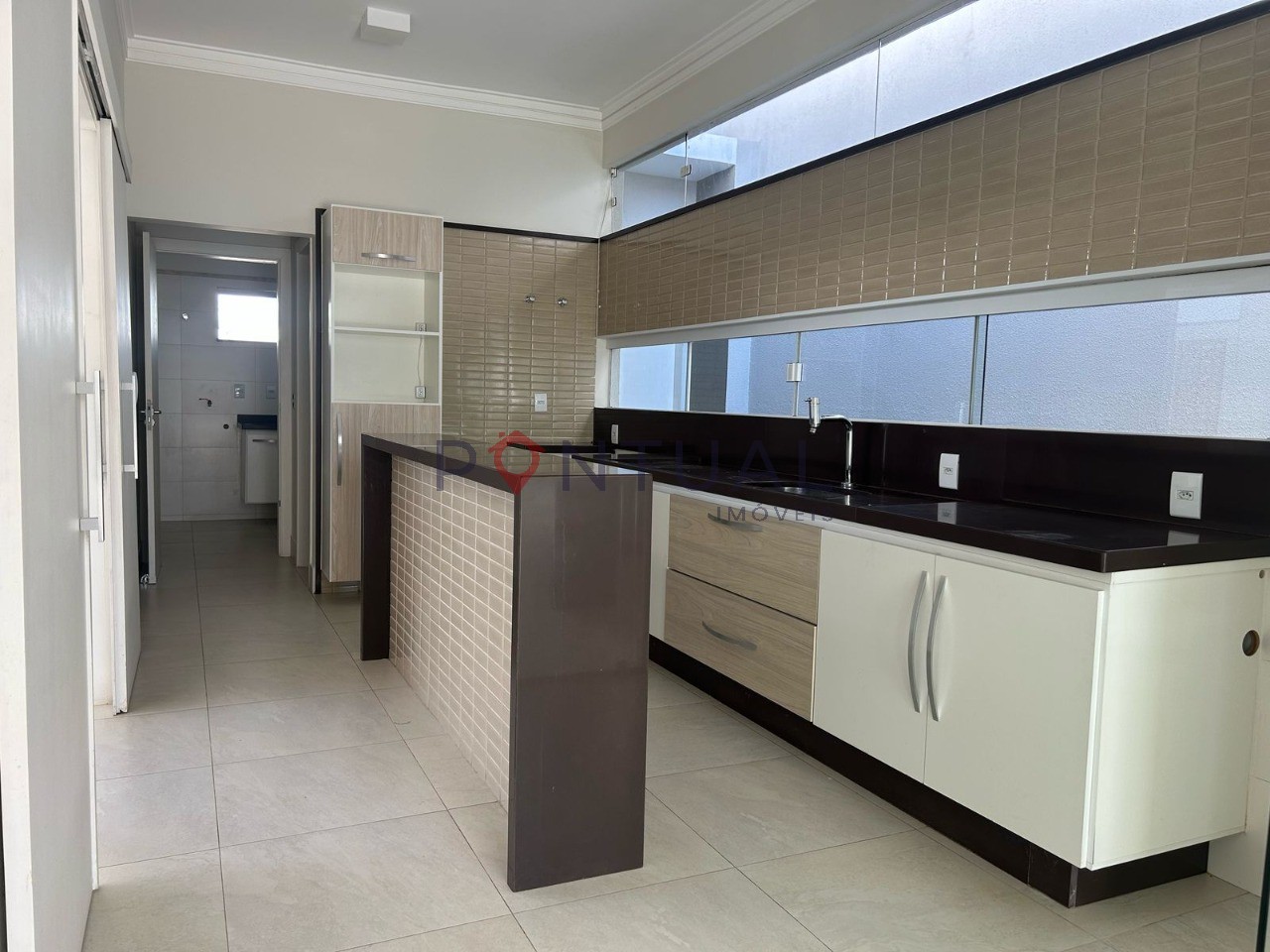 Condomínio de luxo: casa de 3 quartos e 3 suítes no jardim c