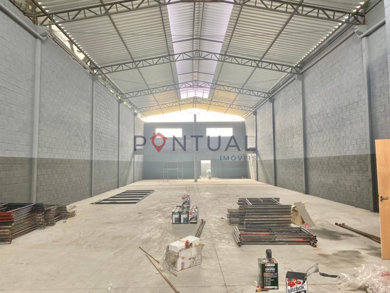 Barracão comercial para locação em Marília-SP, Jardim Santa Antonieta: 2 banheiros, 4 vagas, 650m²