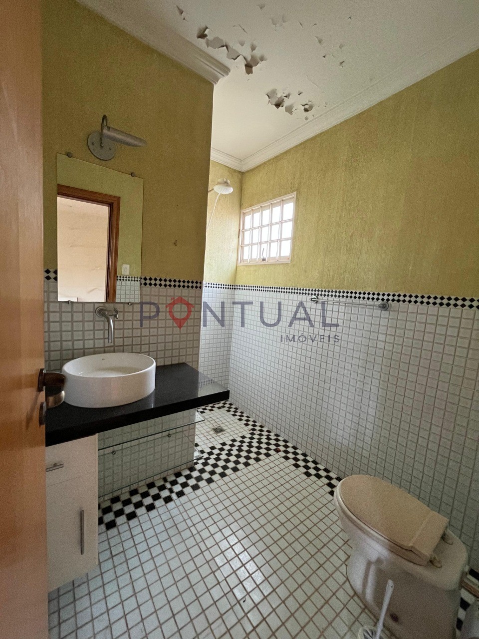 Salão Comercial de para alugar no Centro de Marília-SP. Venha conhecer!