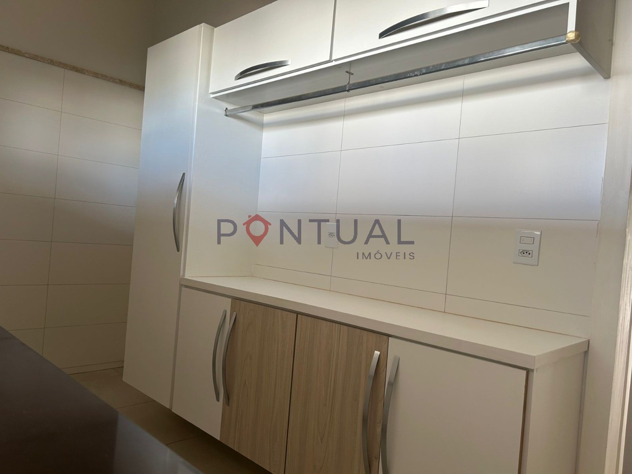 Condomínio de luxo: casa de 3 quartos e 3 suítes no jardim c