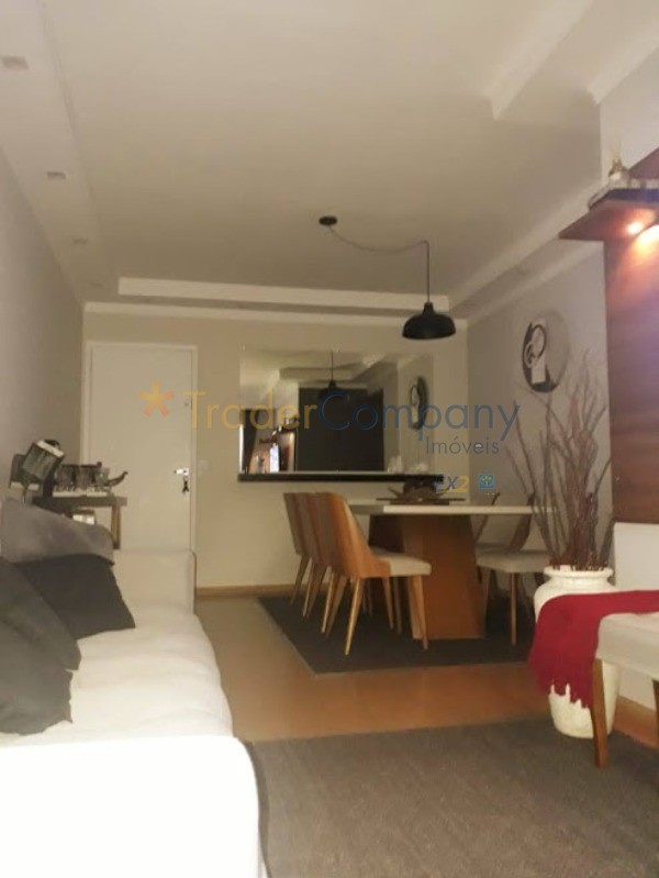 Apartamento à venda com 3 quartos, 73m² - Foto 2