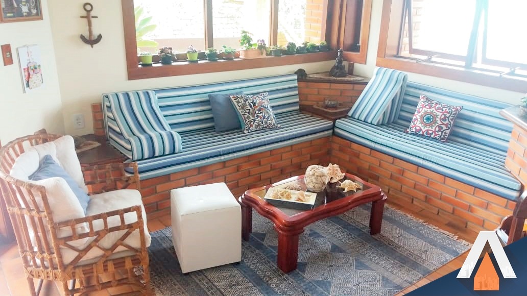 ACRC IMÓVEIS - Casa à venda em Balneário Piçarras, com vista para o mar, 04 dormitórios sendo 01 suíte e 05 vagas de garagem — foto 2