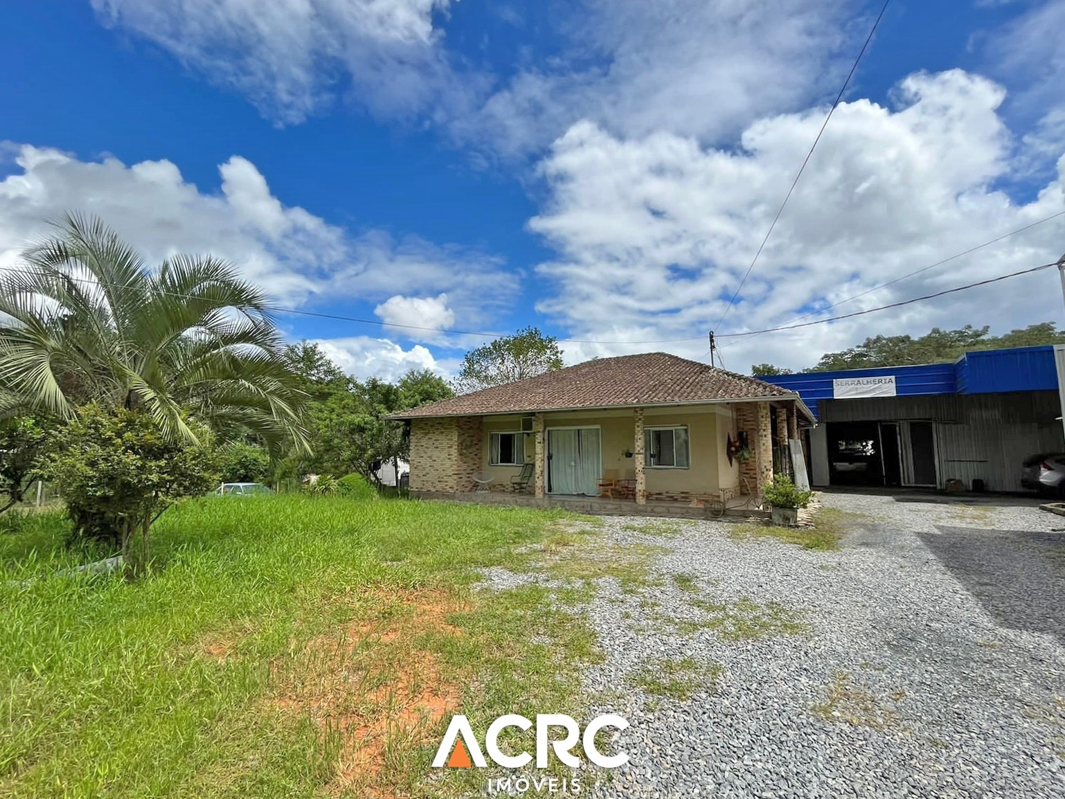 Terreno com 02 casas e galpão para venda no bairro Belchior Central em Blumenau | ACRC Imóveis — foto 2