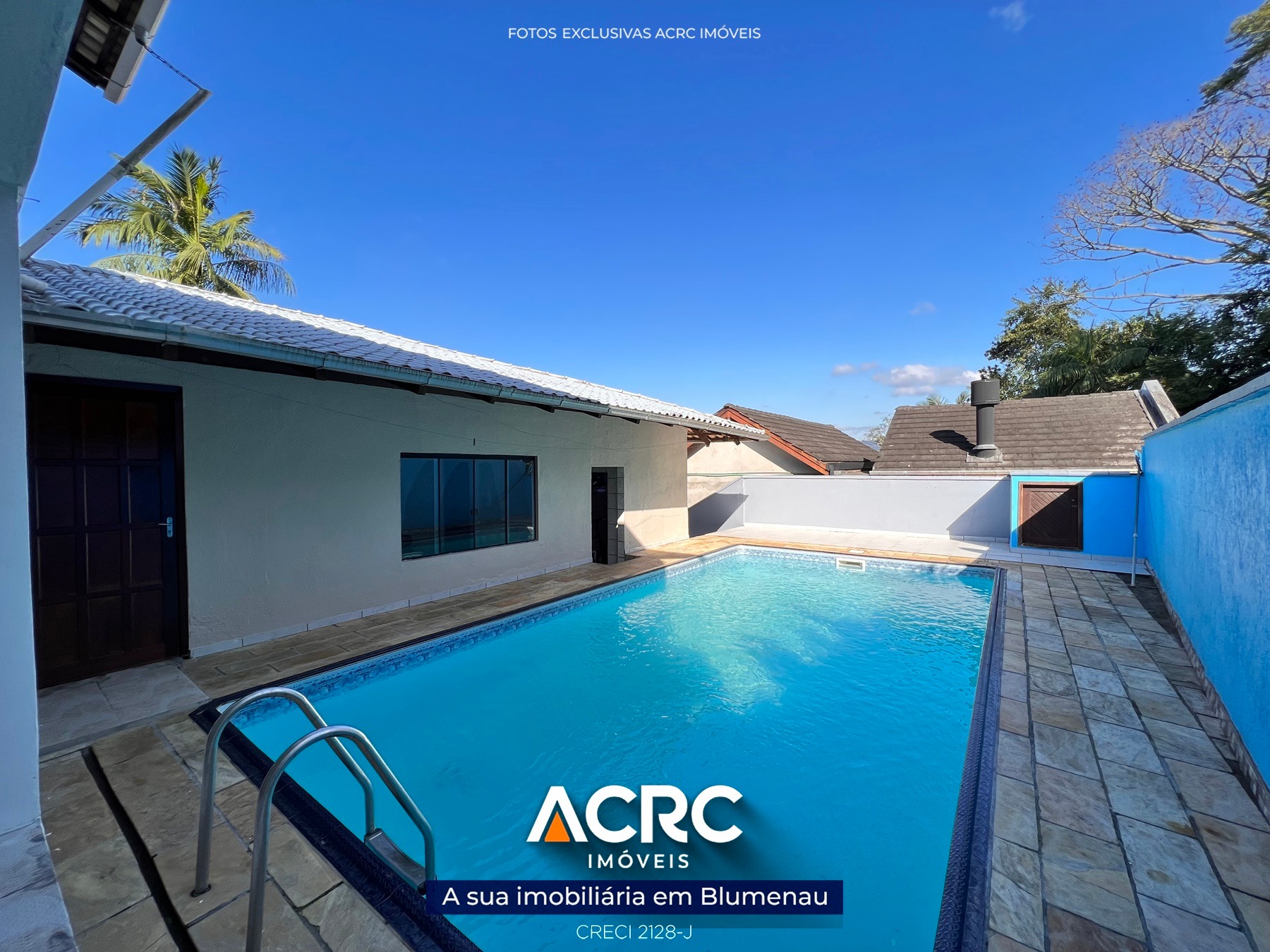 Casa semimobiliada com piscina no bairro Badenfurt | ACRC Imóveis - foto 1