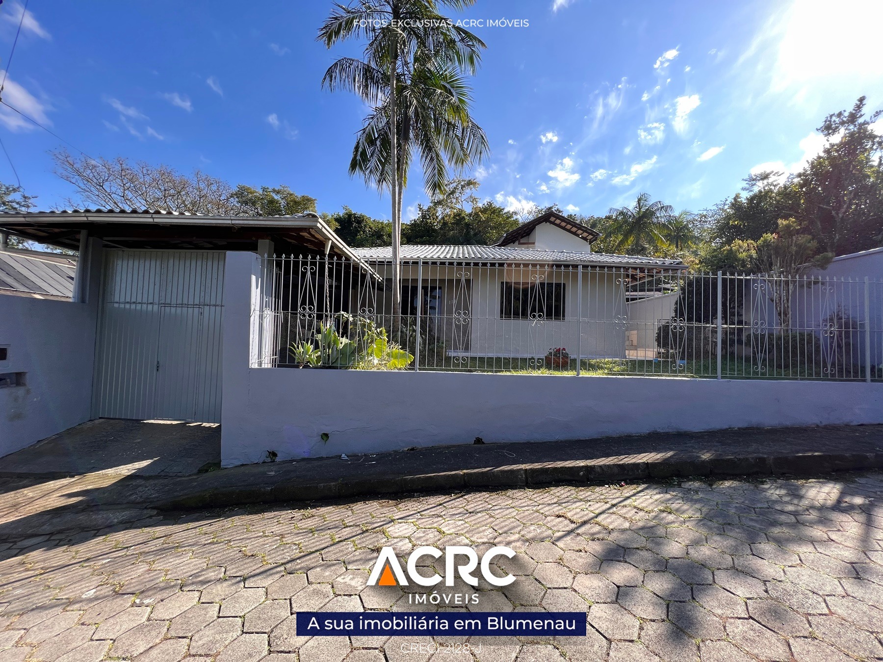 Casa semimobiliada com piscina no bairro Badenfurt | ACRC Imóveis — foto 2