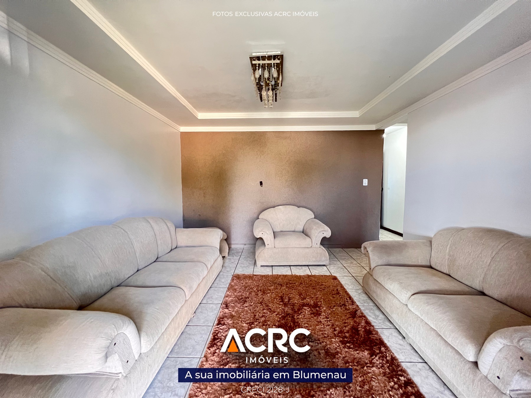 Casa semimobiliada com piscina no bairro Badenfurt | ACRC Imóveis — foto 3