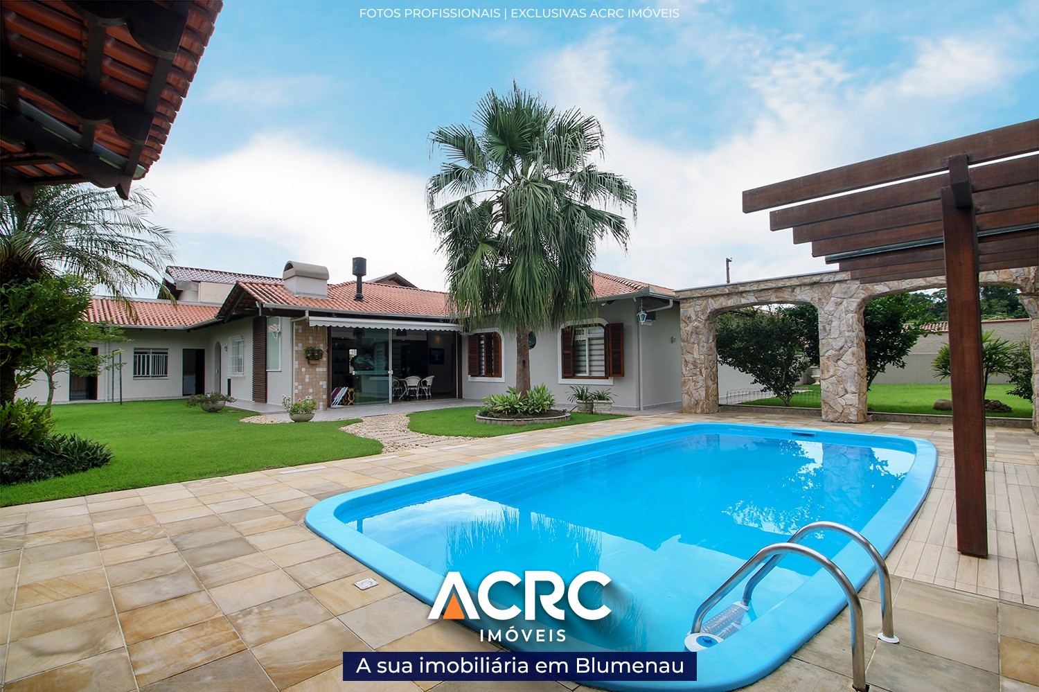 ACRC Imóveis -Casa para Venda no bairro Itoupava Norte em Blumenau. - foto 1