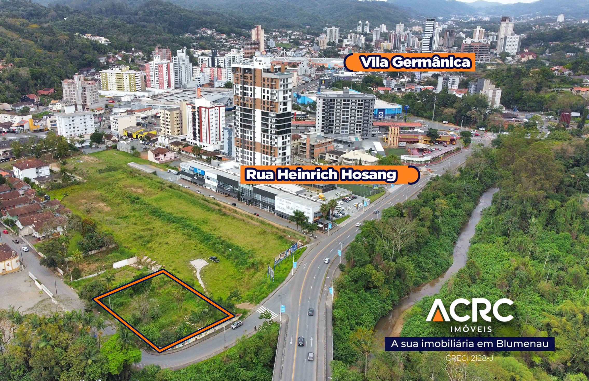 ACRC Imóveis - Terreno para venda em Blumenau no bairro Centro - foto 1