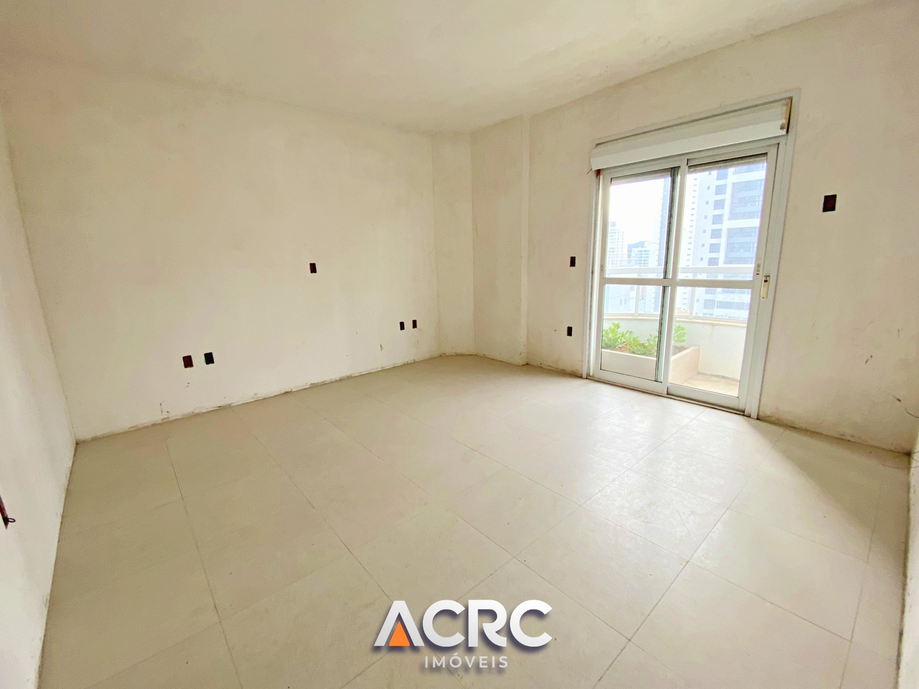 ACRC Imóveis - Apartamento de Alto Padrão frente ao Mar para Venda em Balneário Cmboriú no Bairro Barra Sul. — foto 6