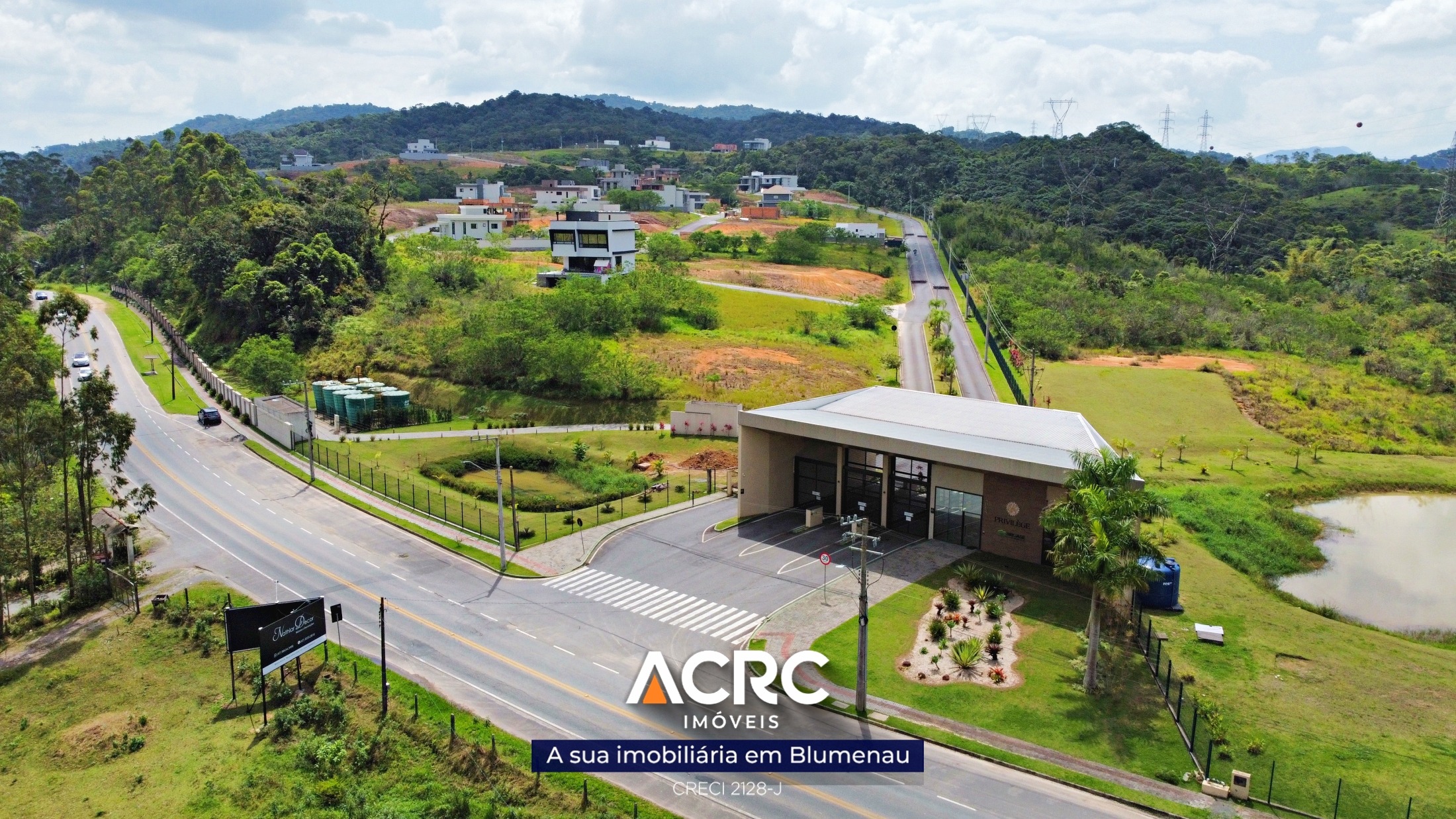 ACRC Imóveis - Lote em loteamento fechado com área de 359,37 no bairro Ponta Aguda - foto 1