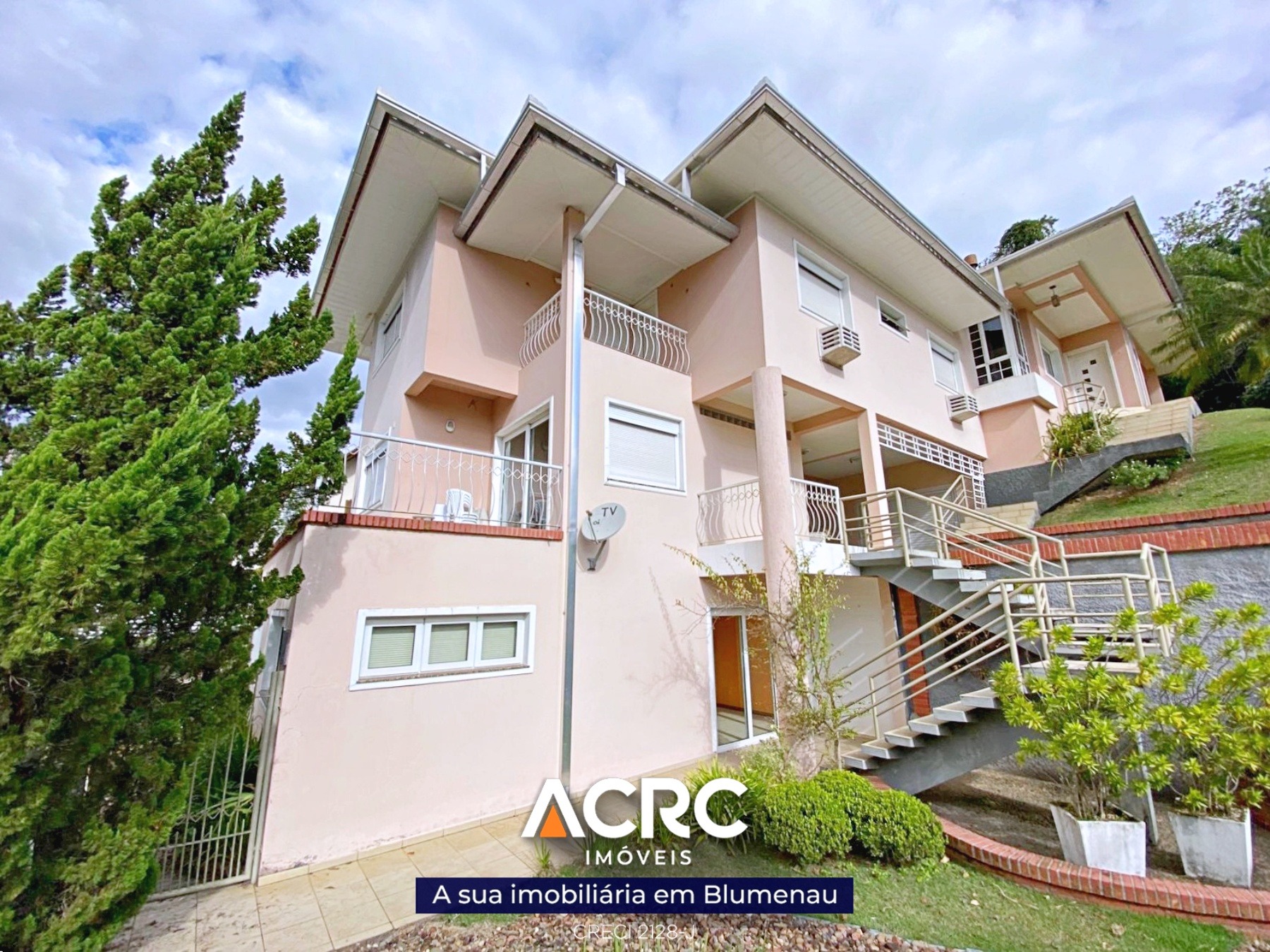 ACRC Imóveis - CA03372 - Casa com 354m de área construída para venda no Bairro Salto - foto 1