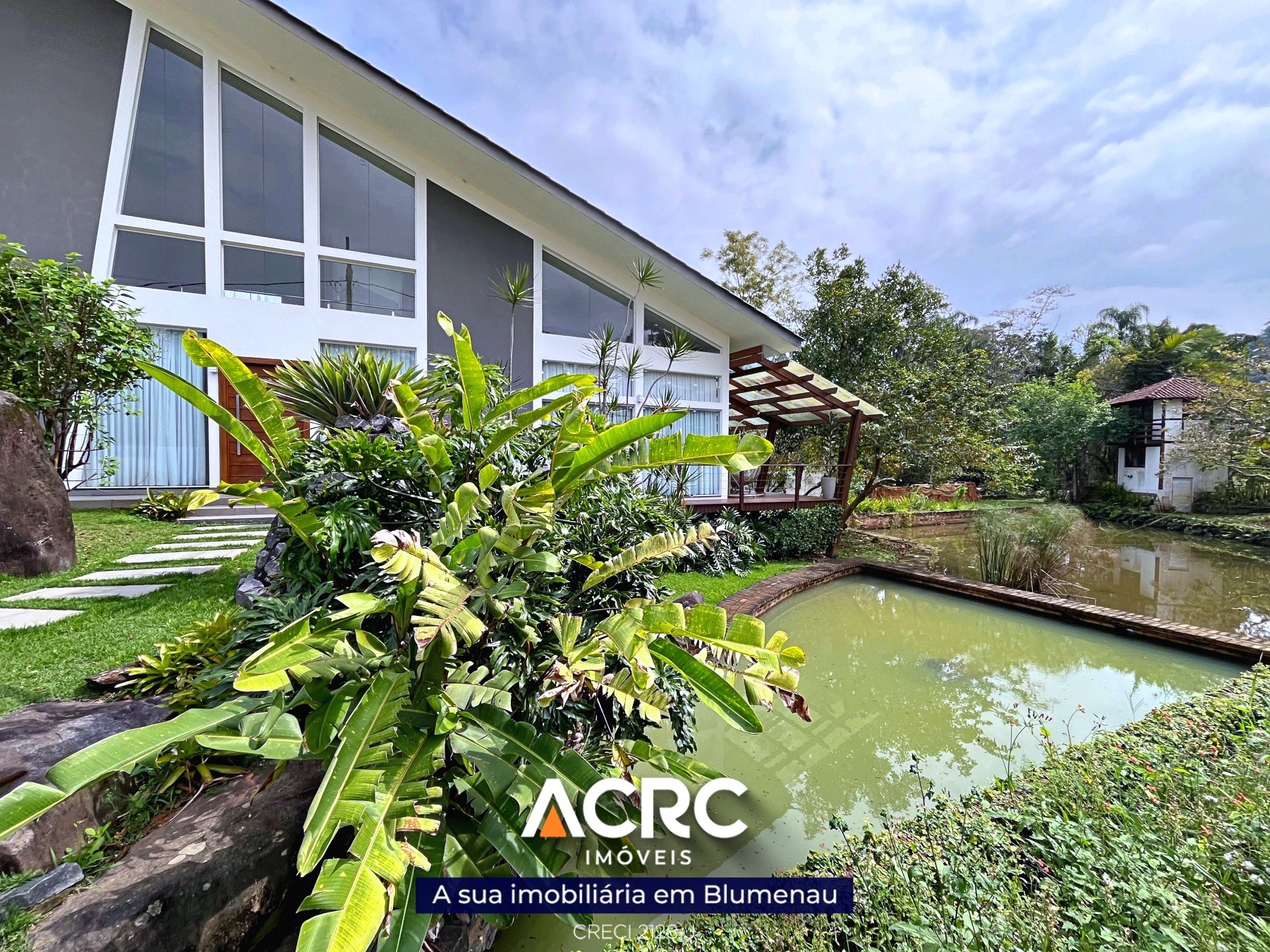 ACRC Imóveis - CA03474 - Sobrado de alto padrão de 02 andares para Locação no Bairro Badenfurt — foto 2