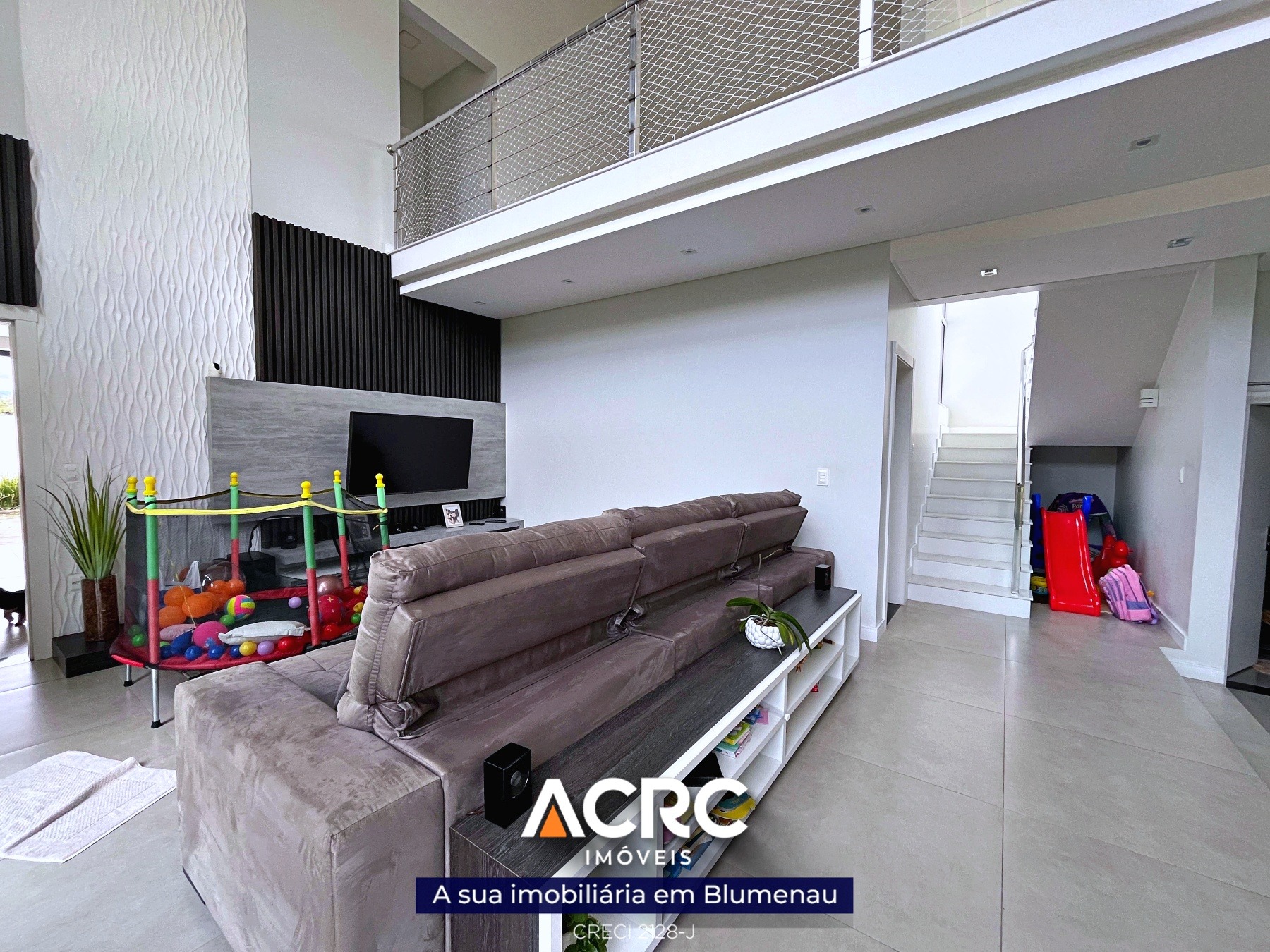 ACRC Imóveis - CA03474 - Sobrado de alto padrão de 02 andares para Locação no Bairro Badenfurt — foto 6