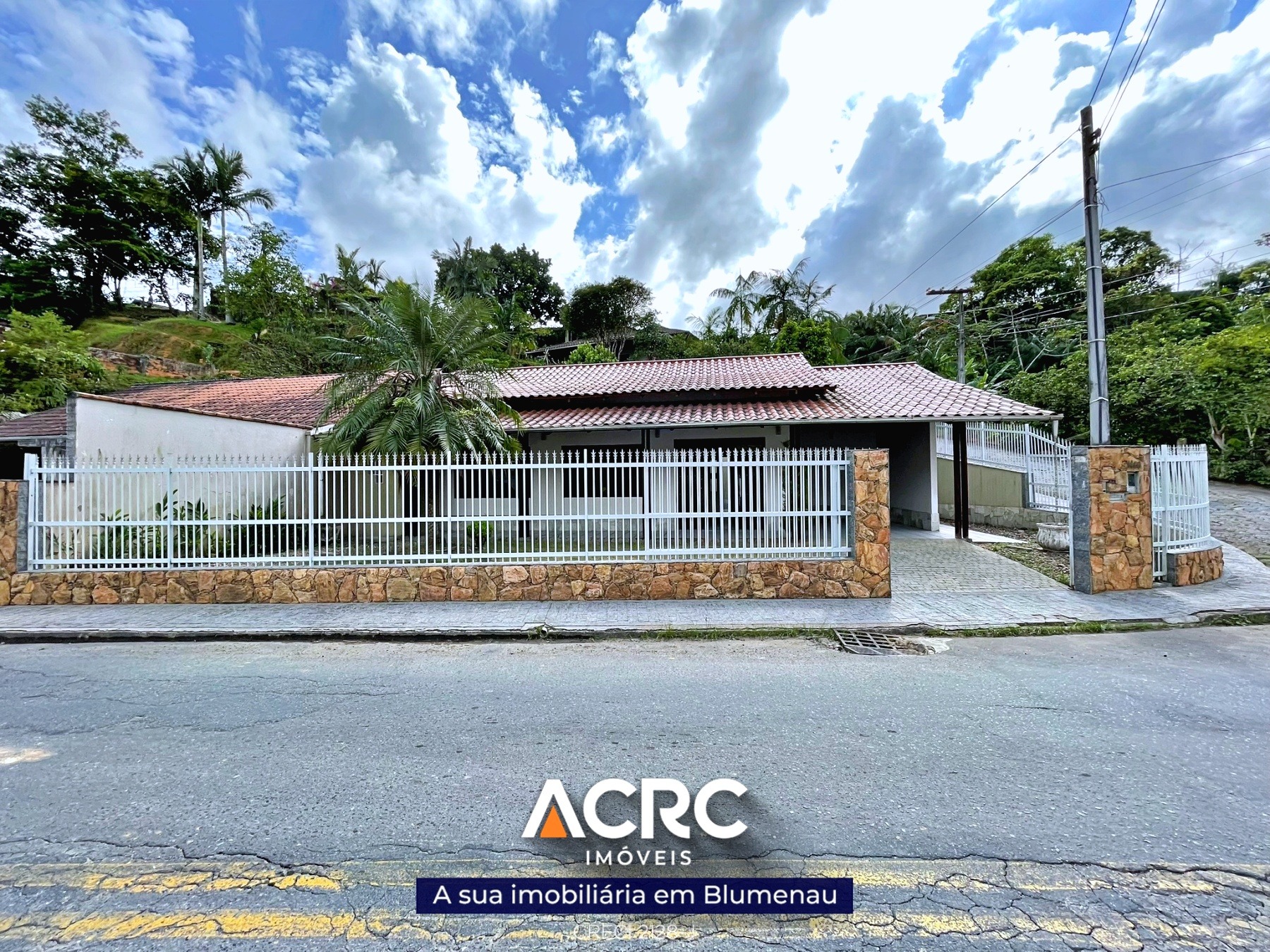 ACRC Imóveis - CA03492 - Casa a Venda no Bairro Fortaleza em Blumenau - foto 1