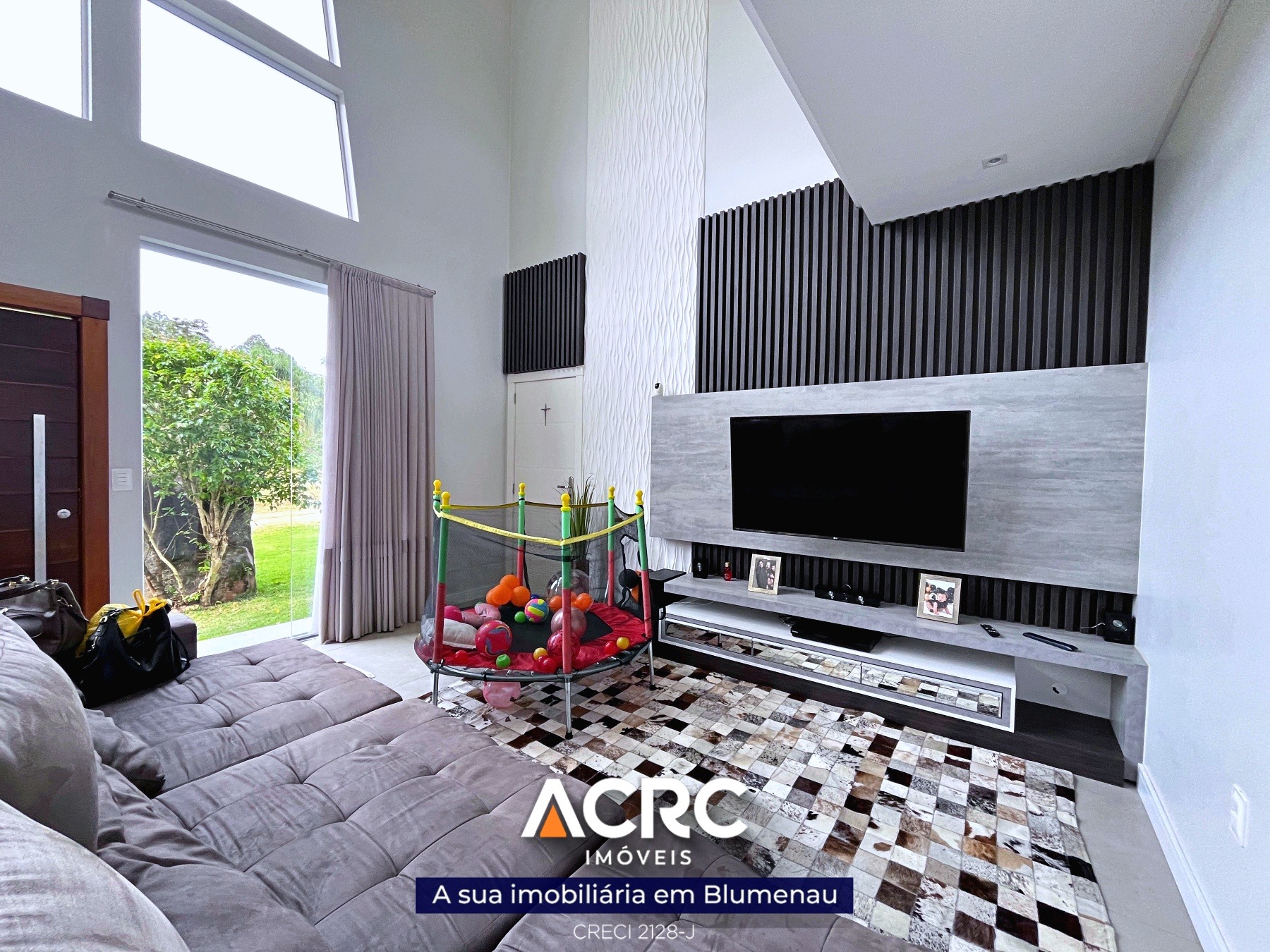 ACRC Imóveis - CA03474 - Sobrado de alto padrão de 02 andares para Locação no Bairro Badenfurt — foto 4