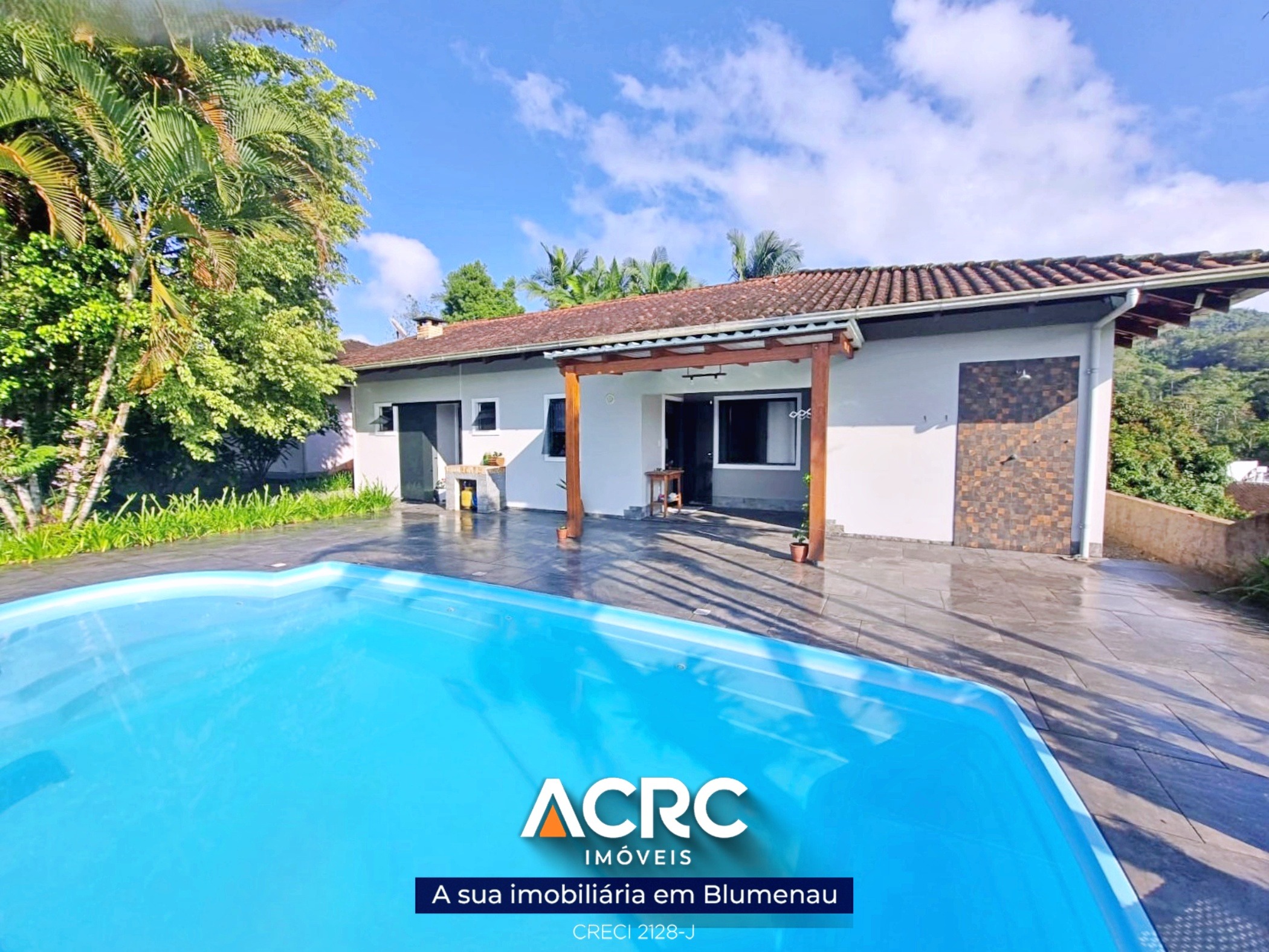 ACRC Imóveis - CA03505 - Casa a Venda no Bairro Fidélis em Blumenau - foto 1